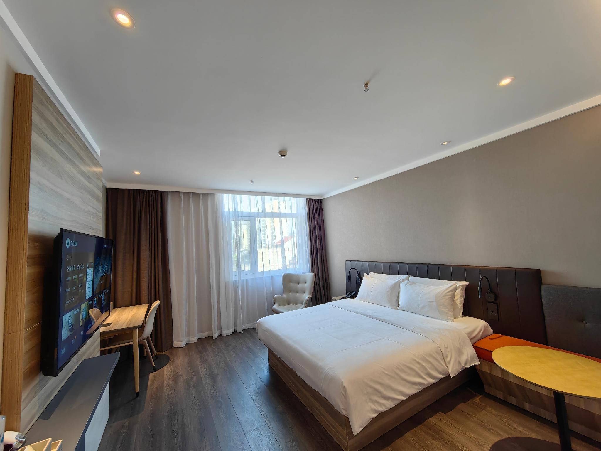Business Queen Bed Room