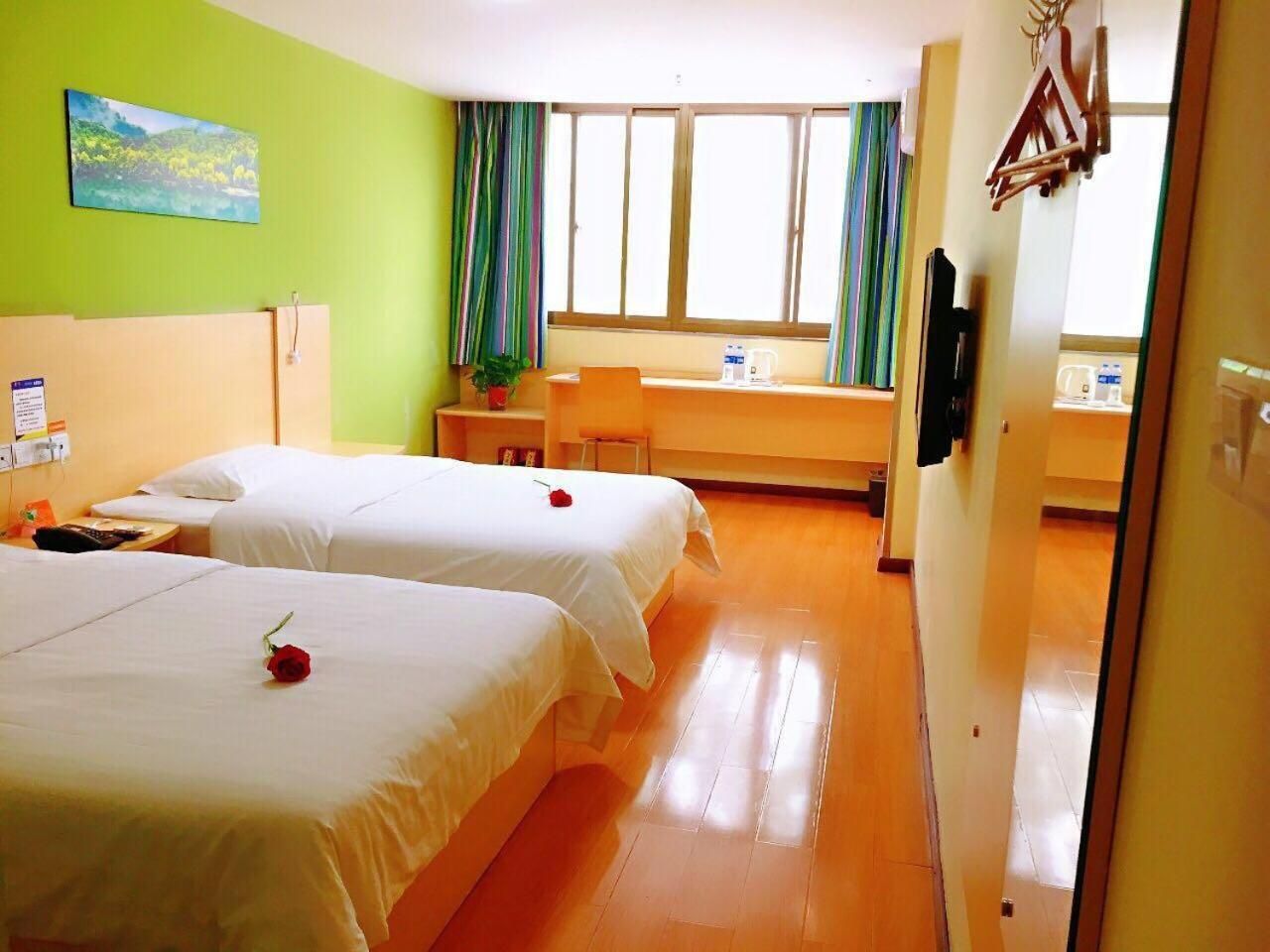 Comfortable Twin Room