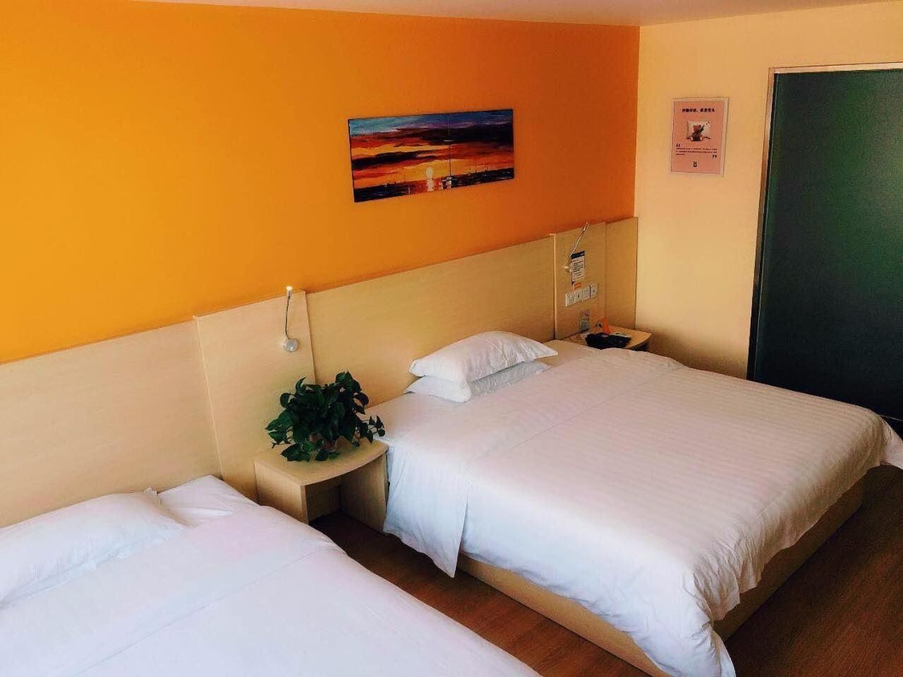 Comfortable Twin Room