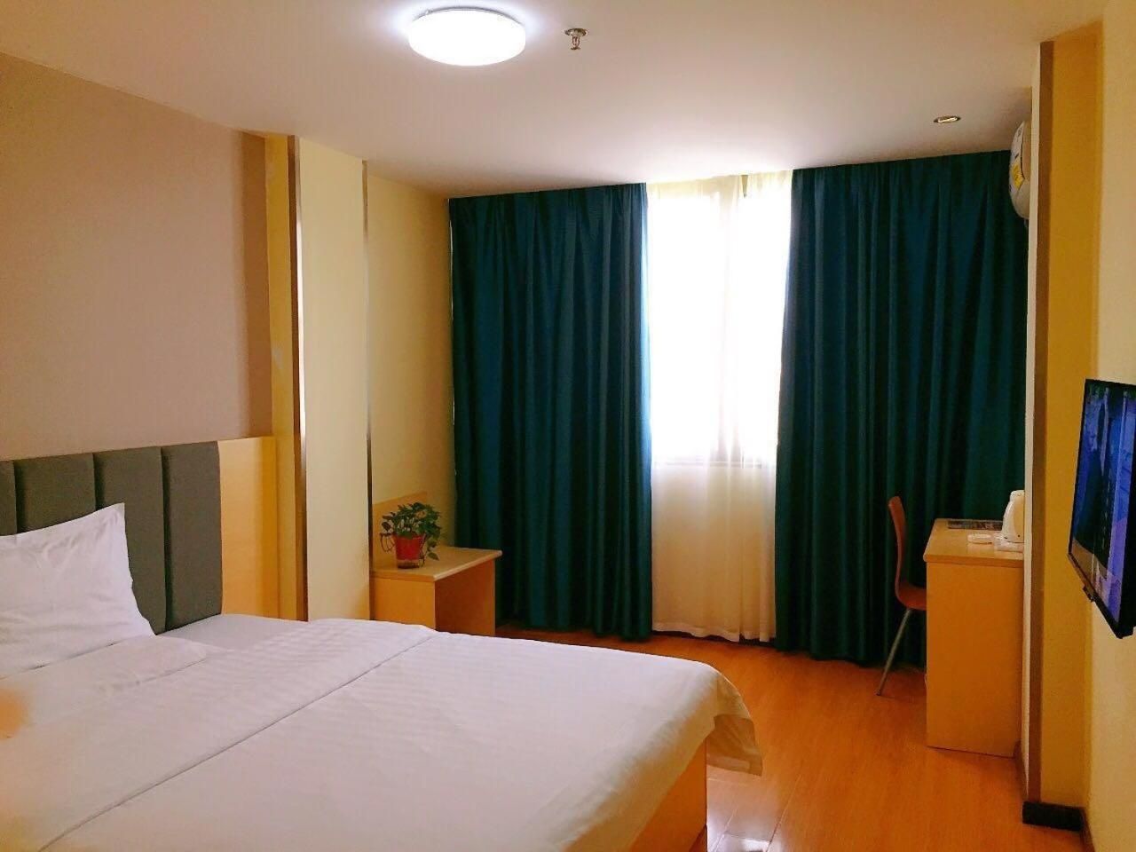 Business Queen Bed Room