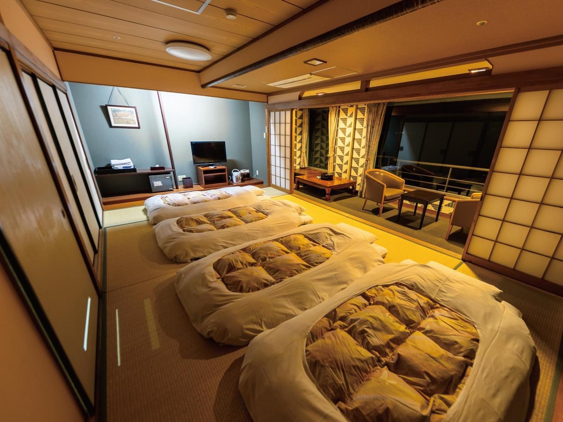 Deluxe Family Room - Smoking