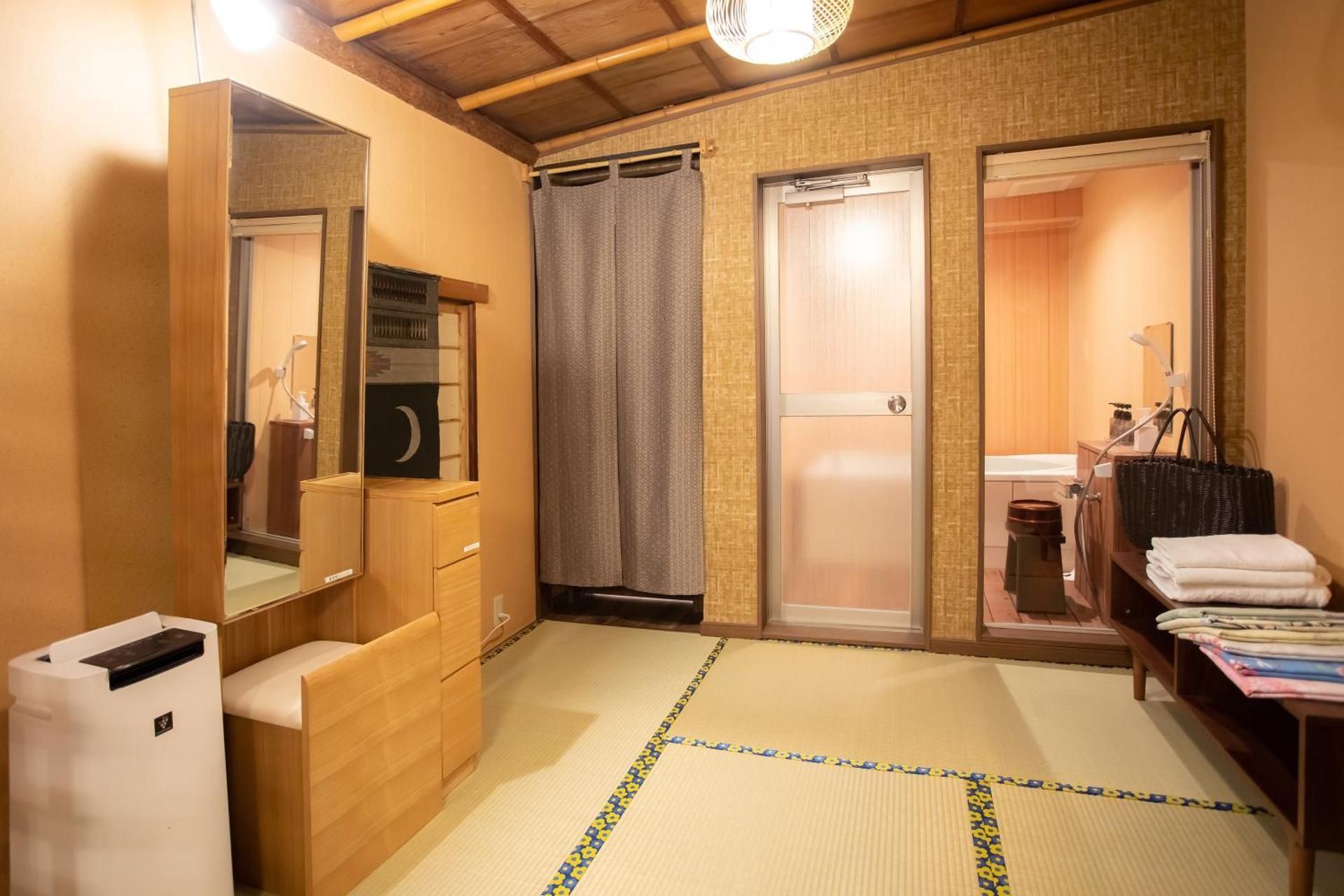 Twin Room with Bath