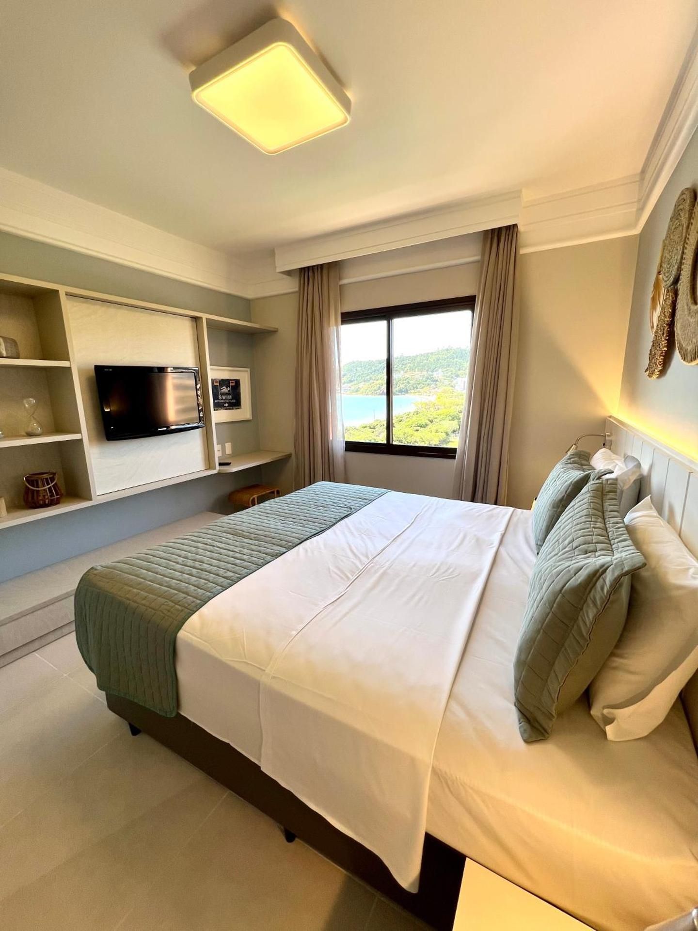 Deluxe Suite with Sea View