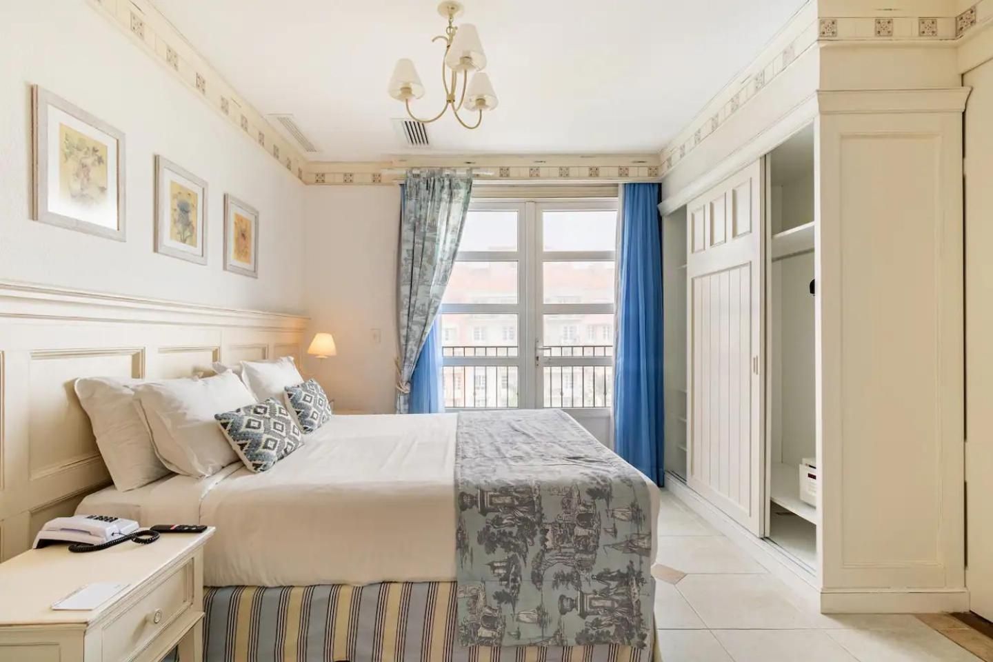 One-Bedroom Apartment with Balcony and Sea View