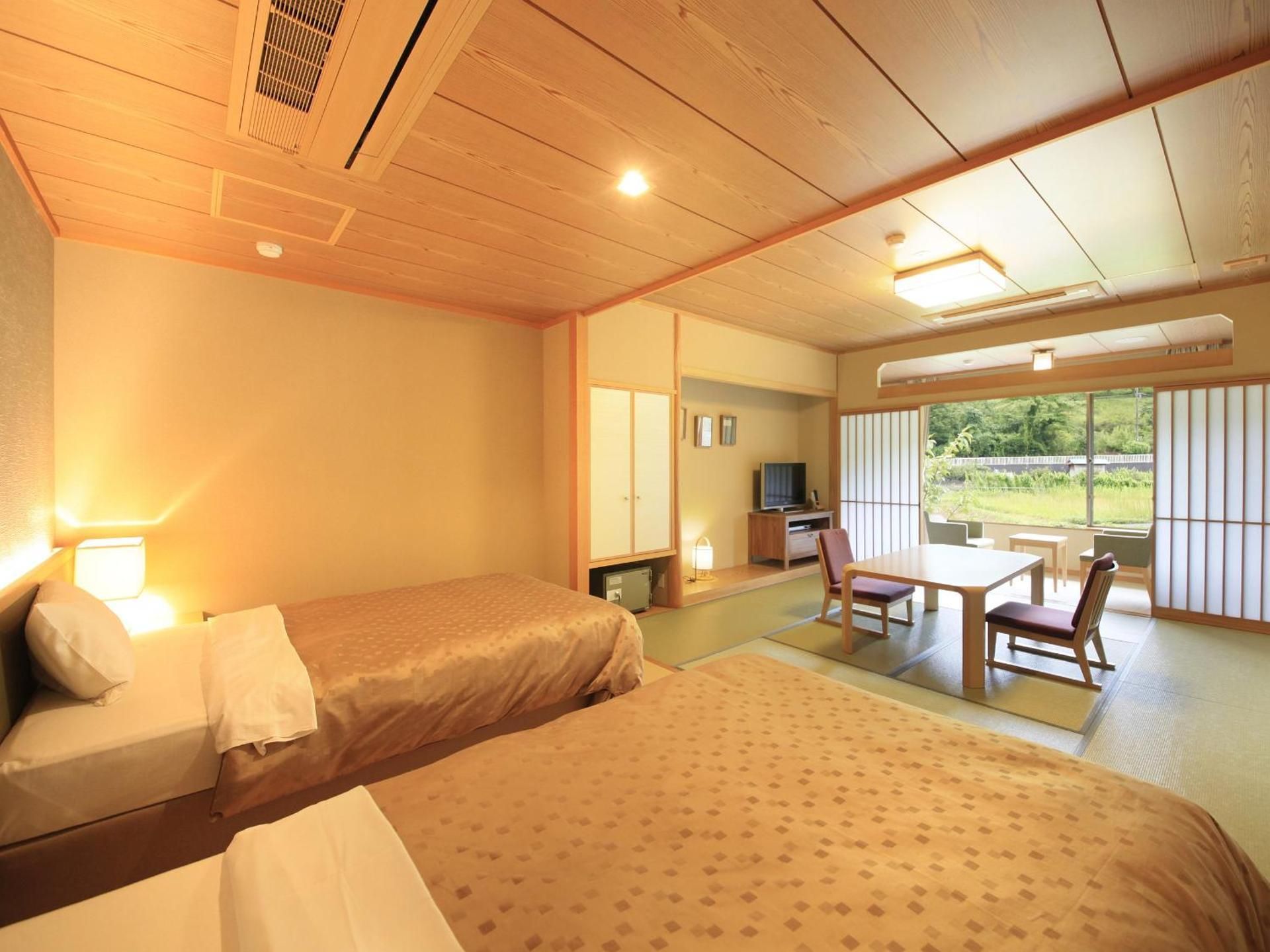 Twin Room with Tatami Area