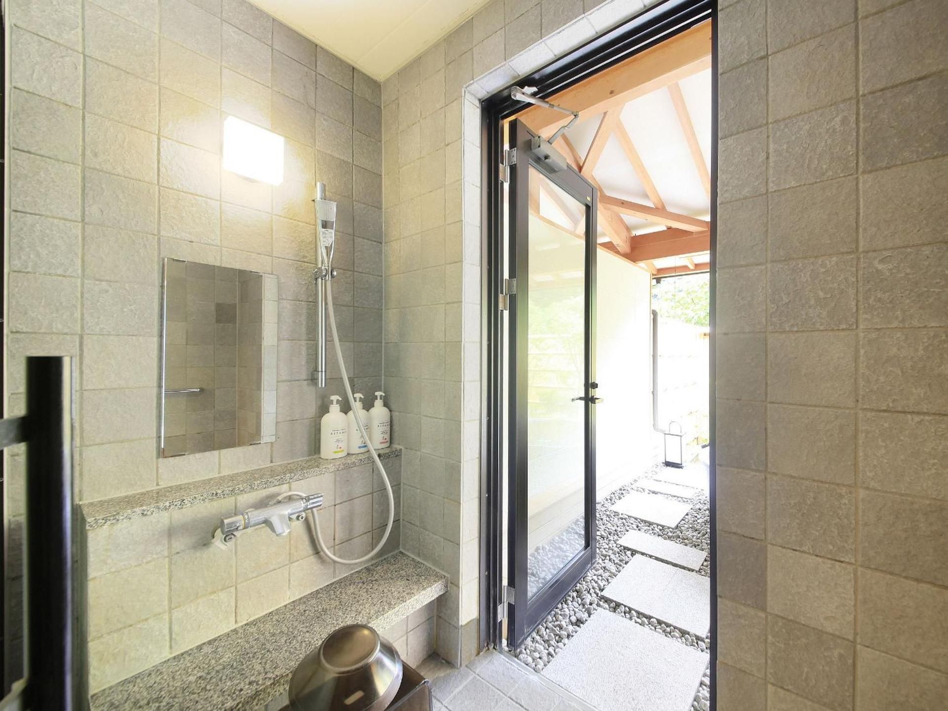 Japanese Style Room with Open-Air Bath