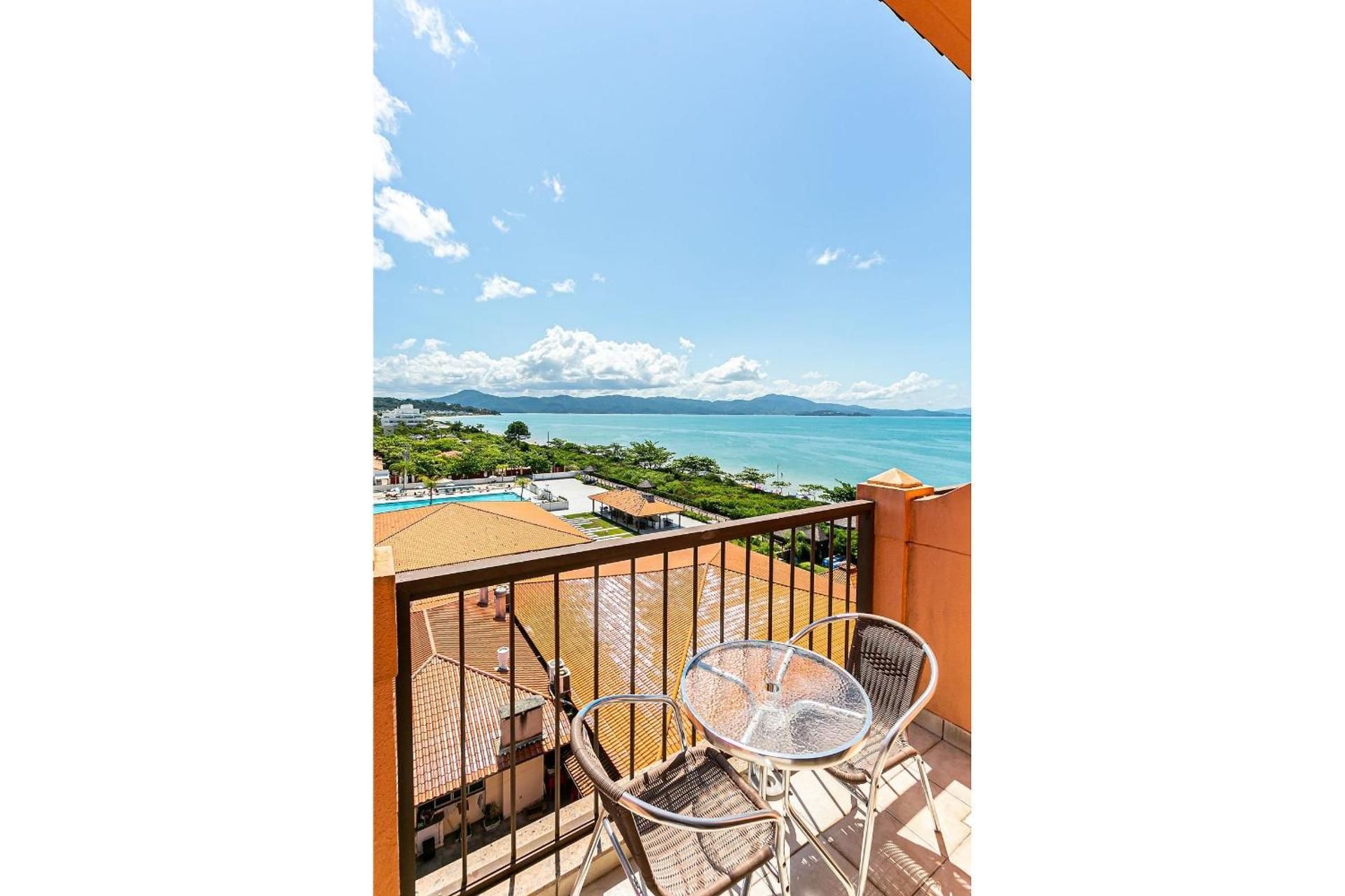 Studio Apartment with Sea View