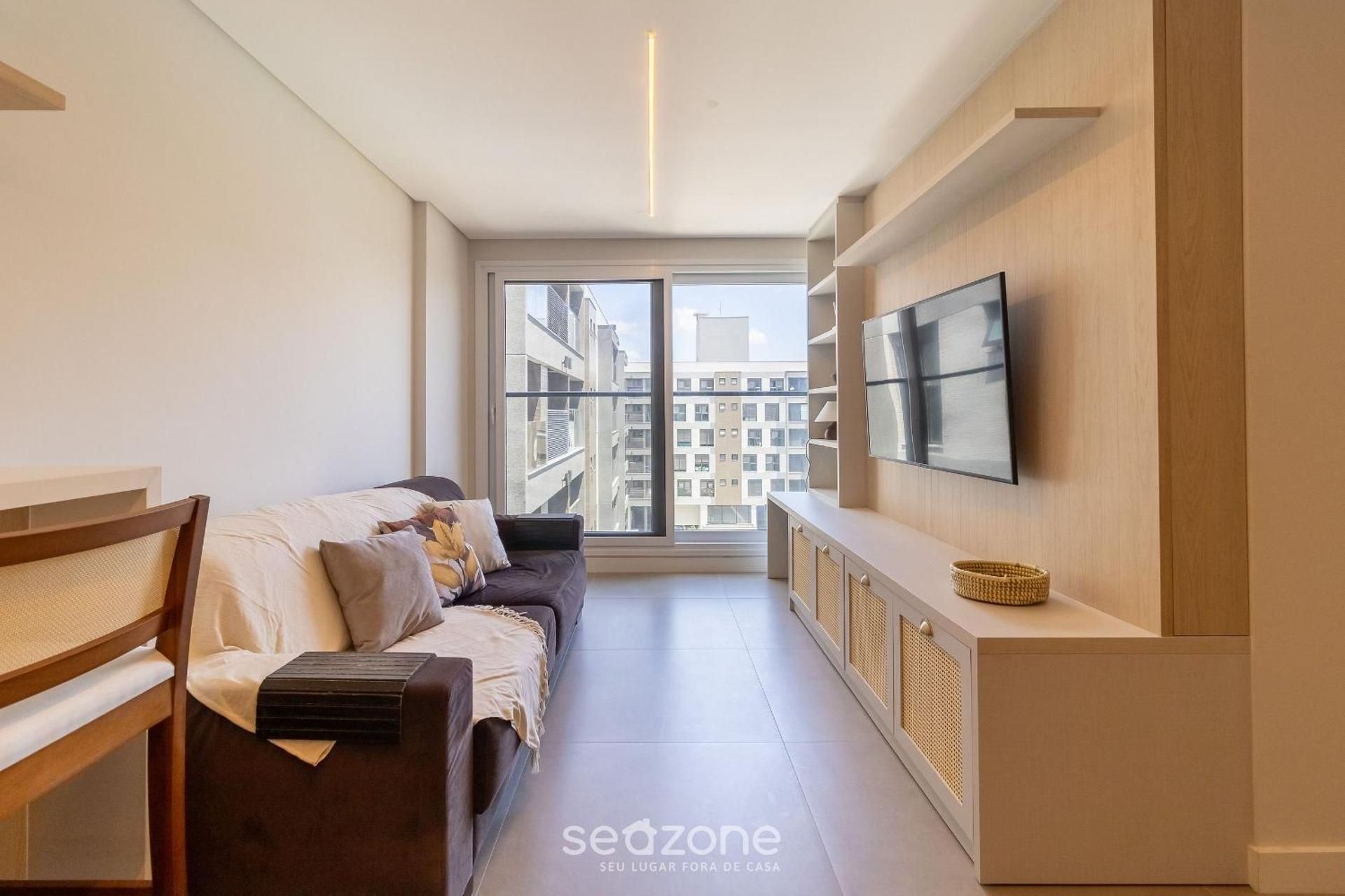 Apartment with Lake View