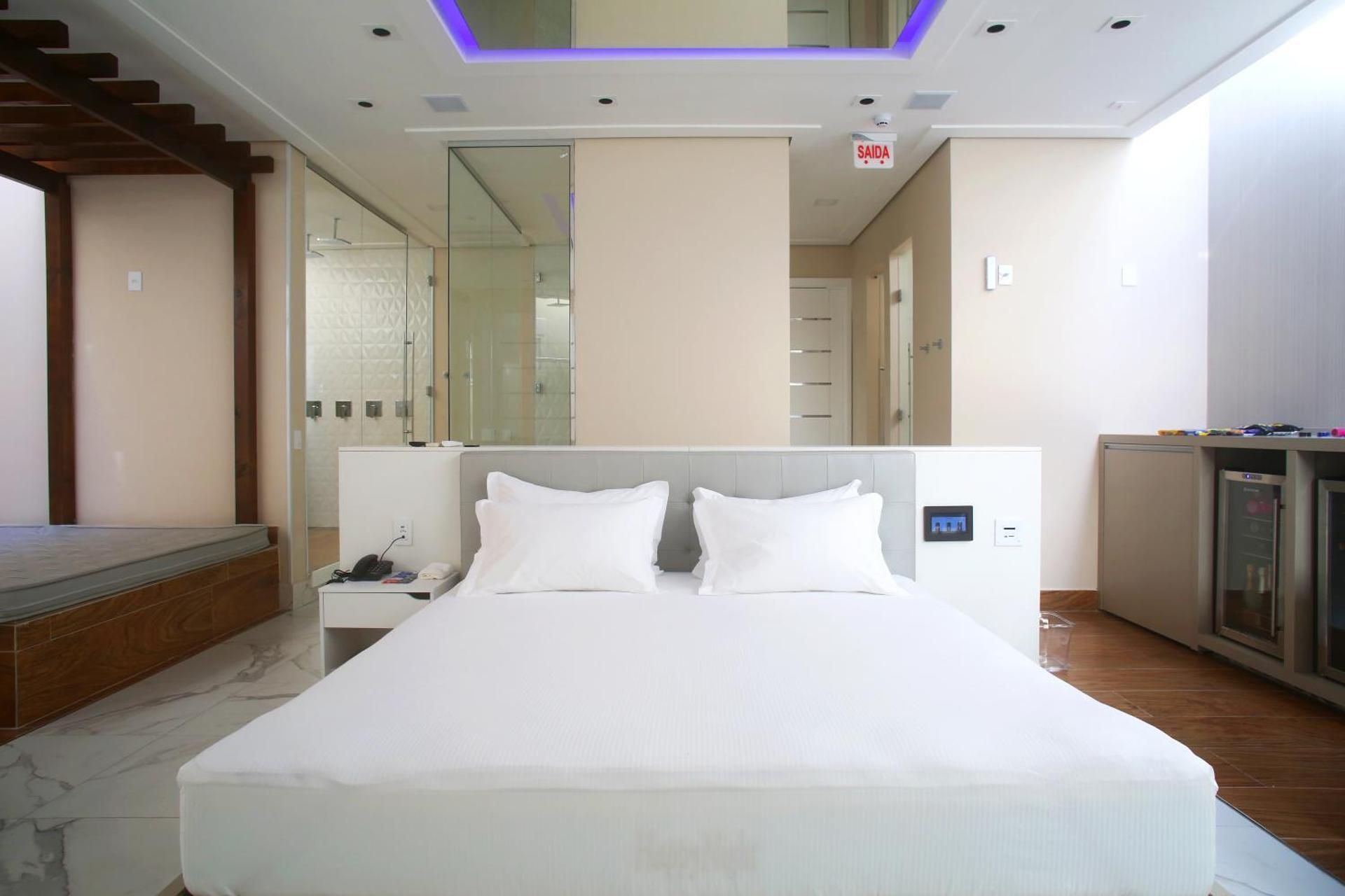 Suite with Private Pool