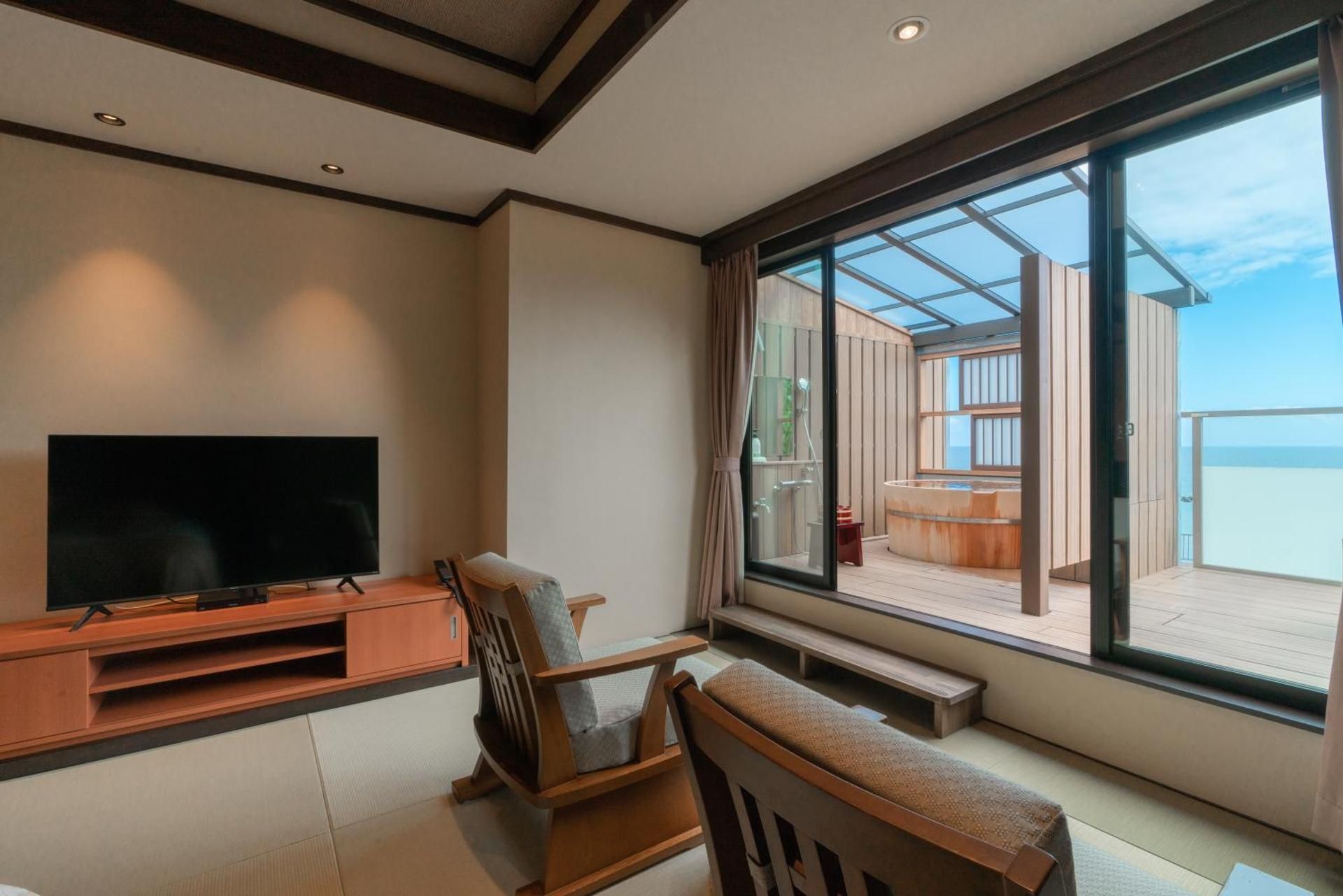 Standard Corner Room with Open-Air Bath - Ocean View