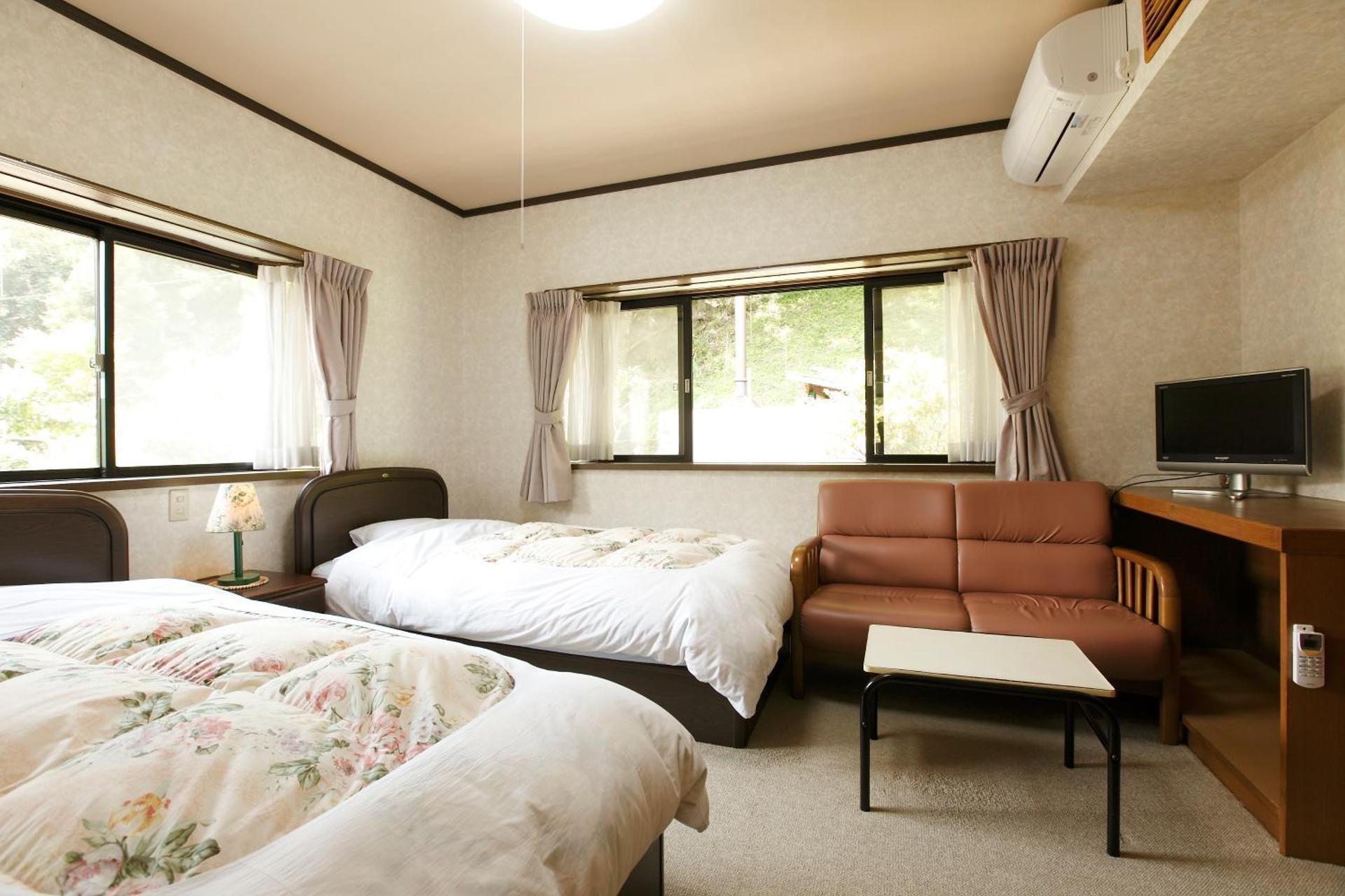 Twin Room with Private Bathroom