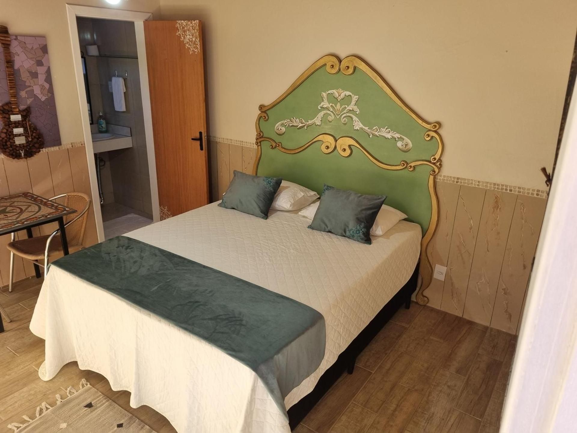 Queen Suite