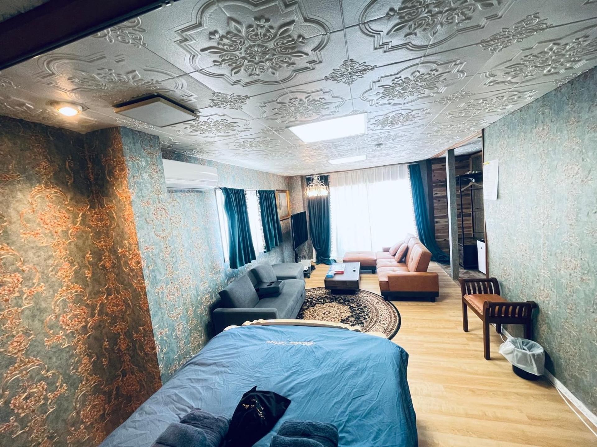 Superior King Suite