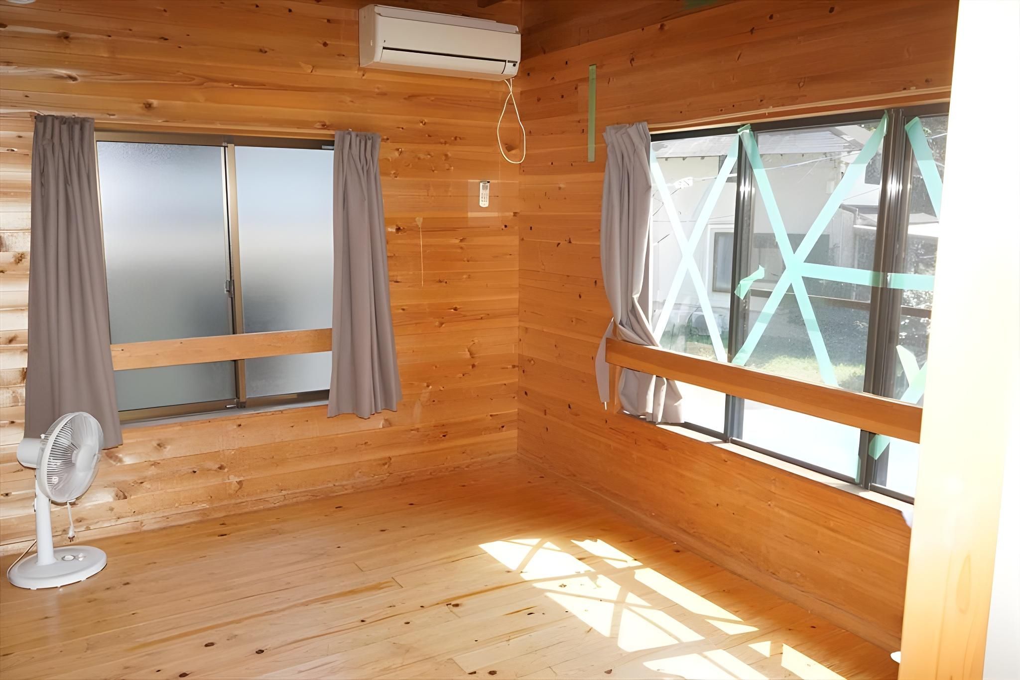 Bungalow Room