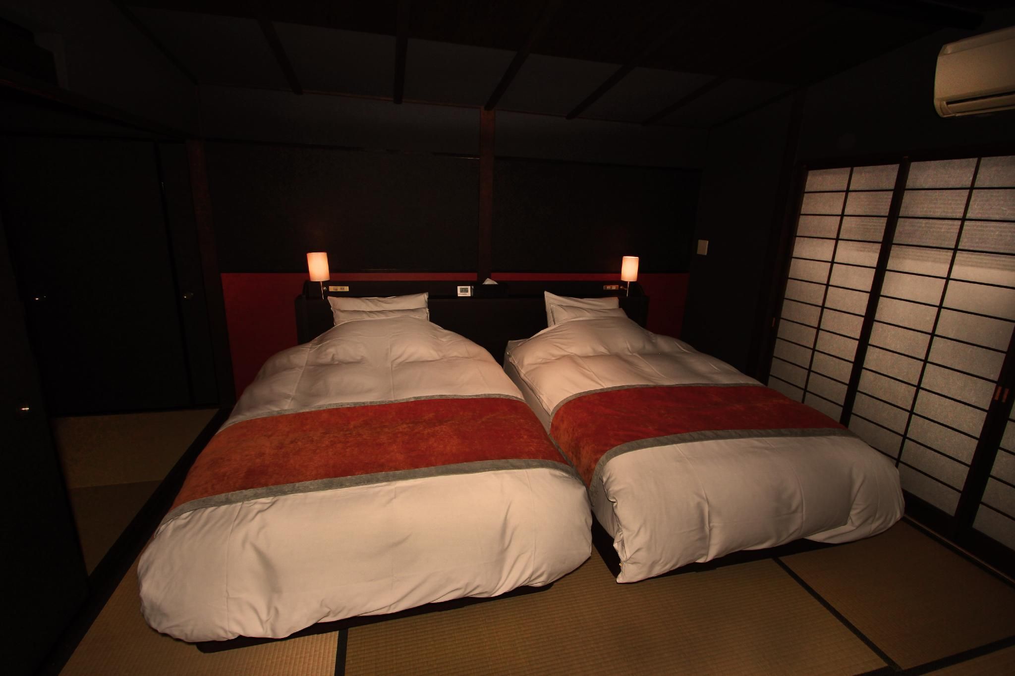 Deluxe Twin Room B - Non-Smoking