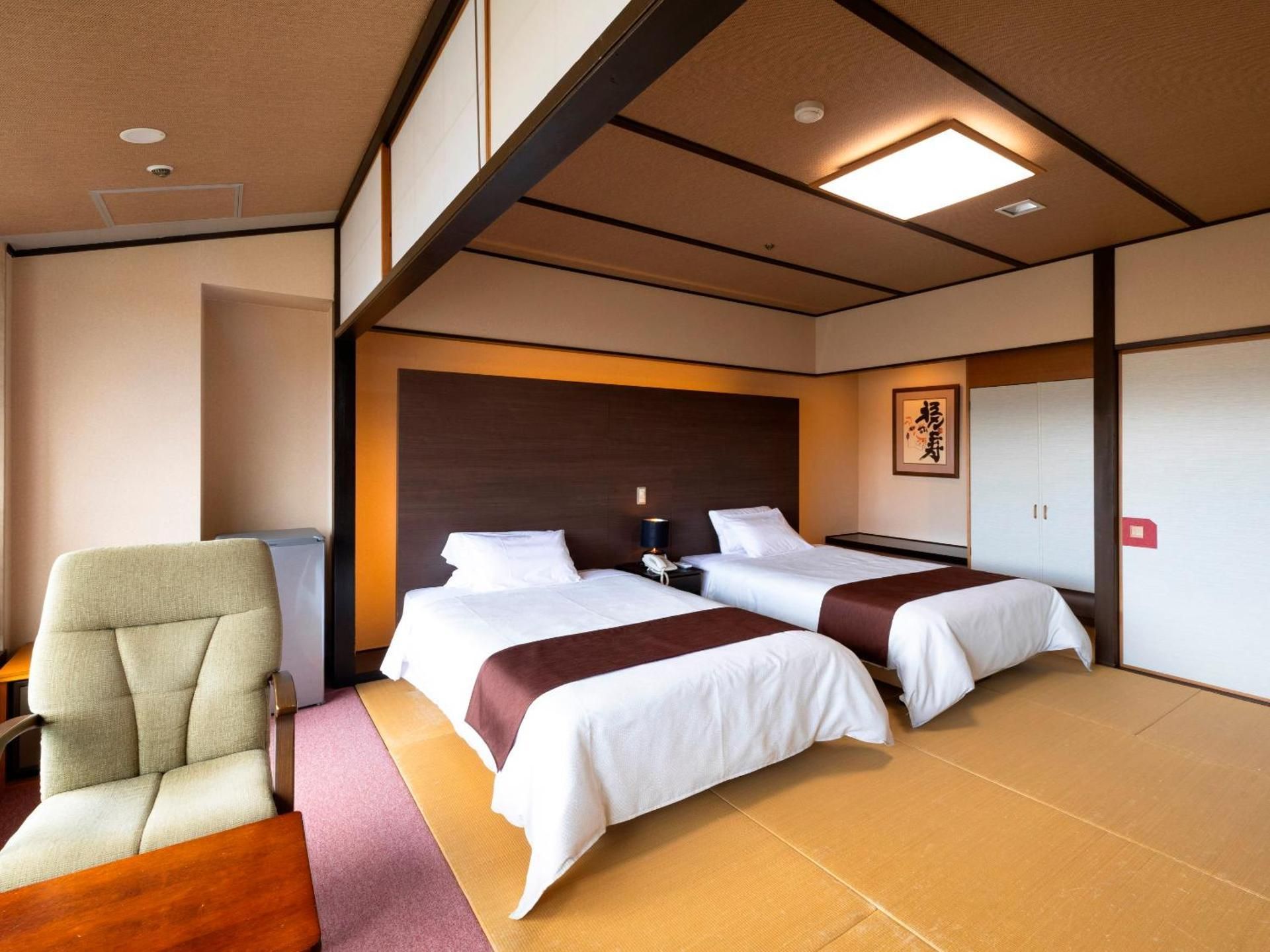 Twin Bed Room