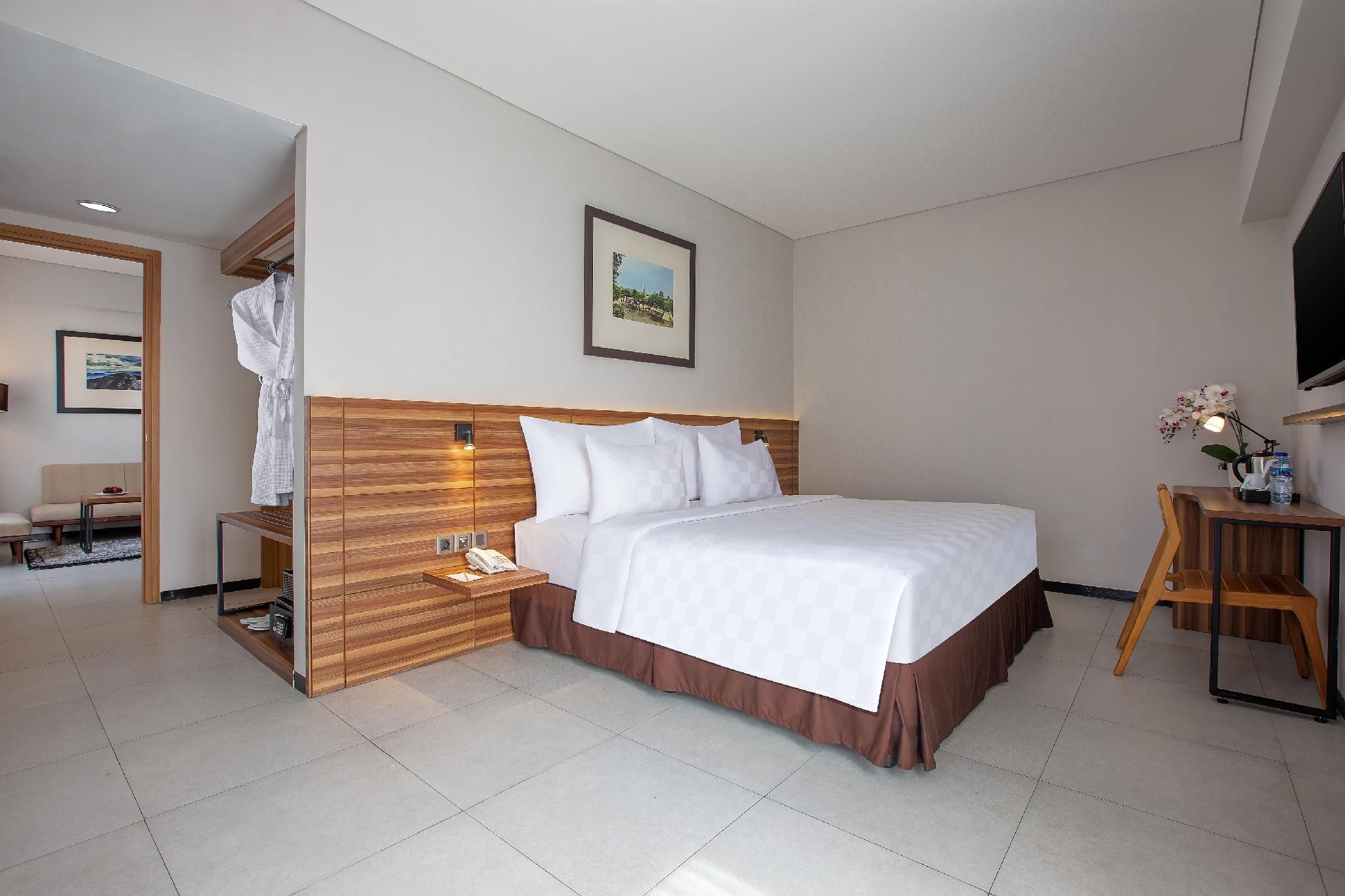 Swiss-Belinn Timika Premier Suite