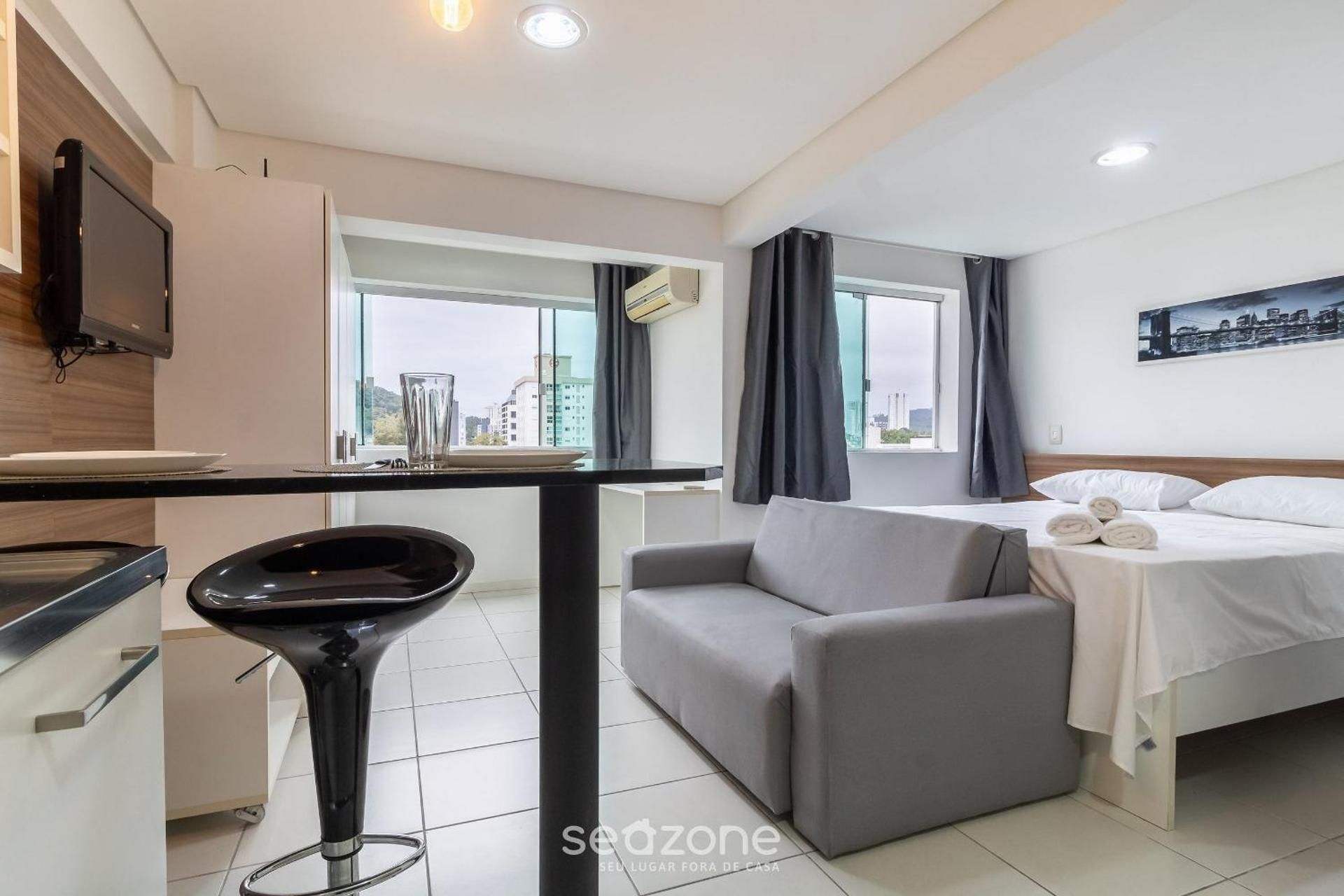 Studio Apartment with Queen Bed