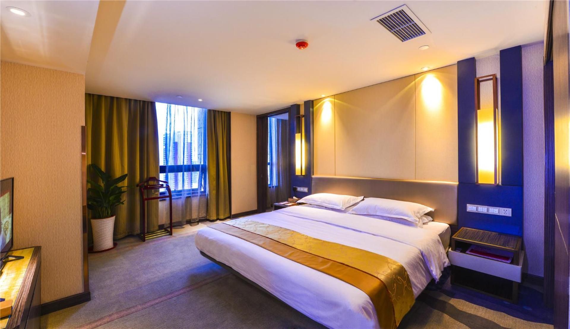 Ramada by Wyndham Heze Junior Suite Smoking