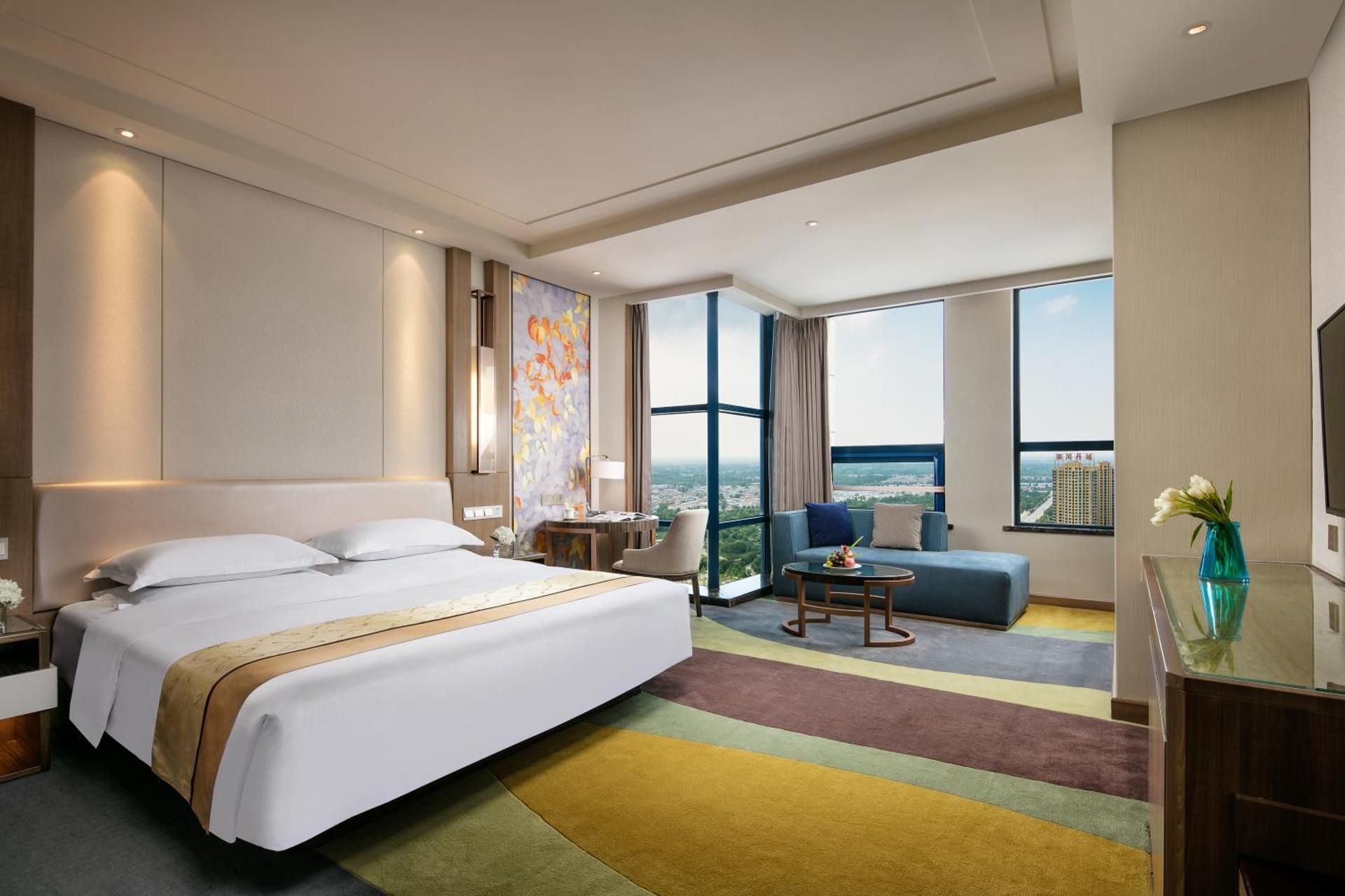 Superior 1 King Bed Smoking Room