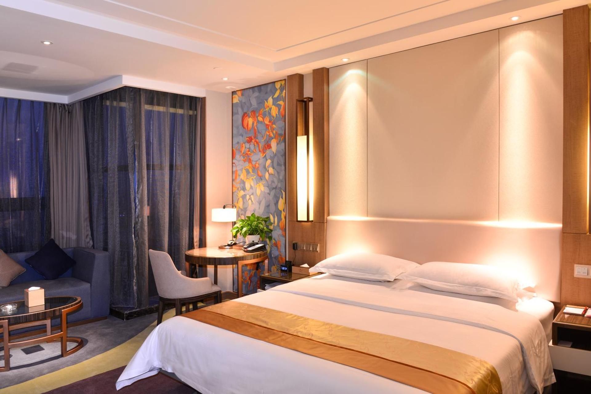 Superior 1 King Bed Smoking Room