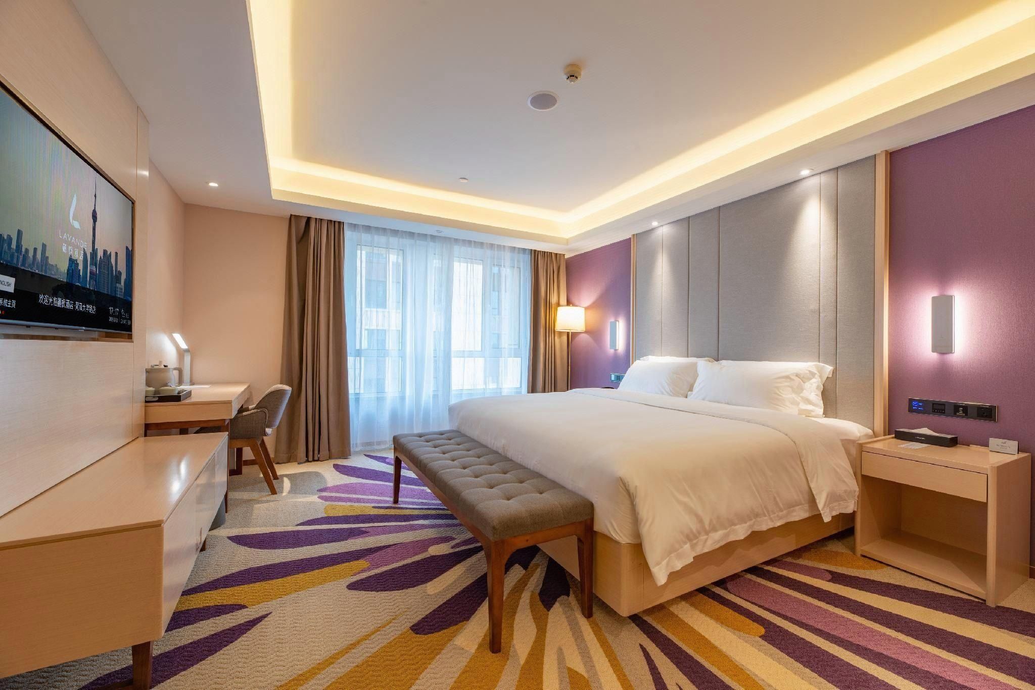 Queen Room with View