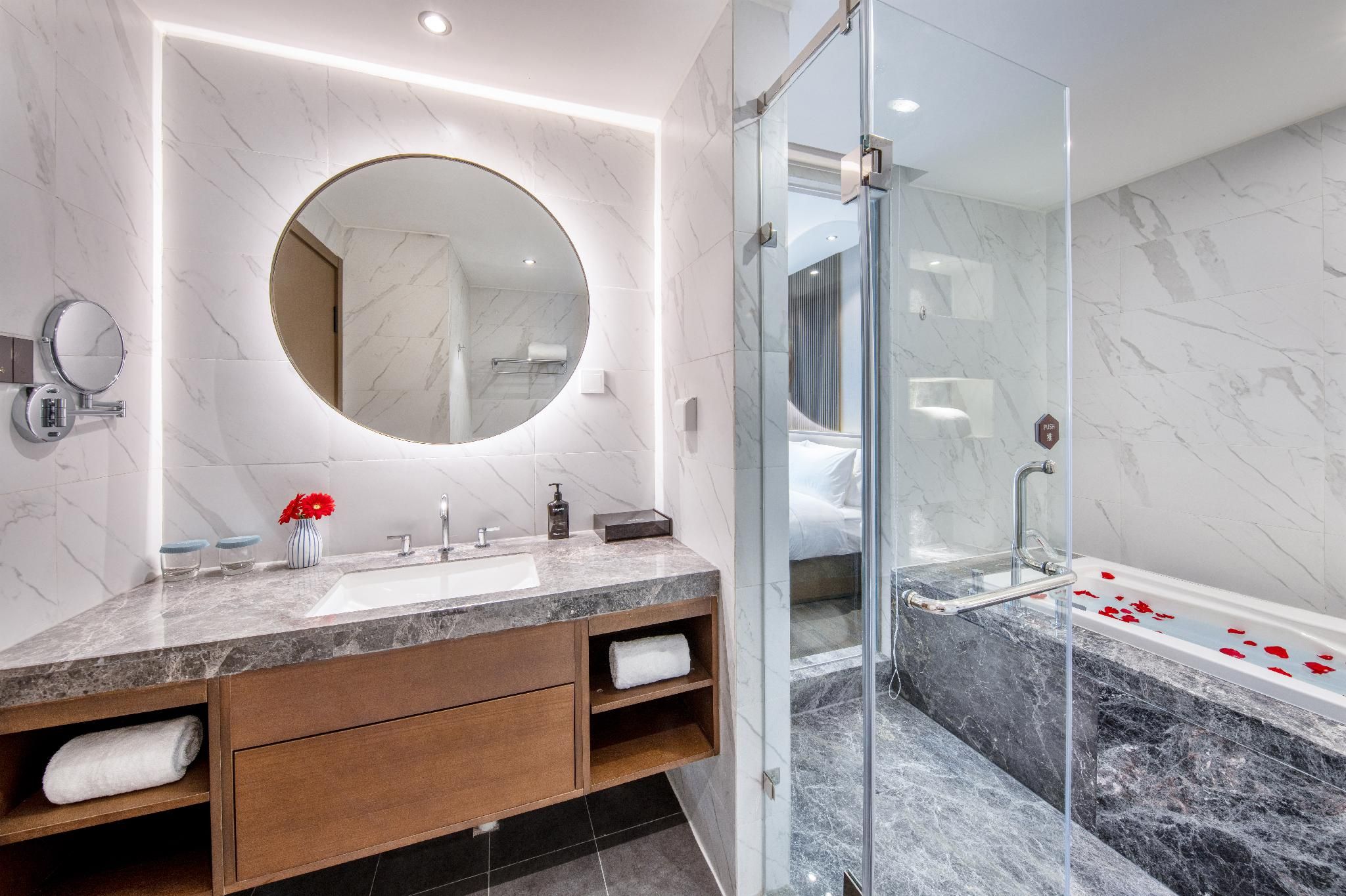 Huazhu - Executive Bed Room