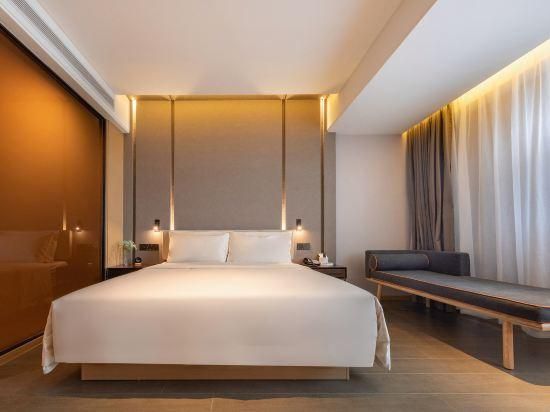Executive room, Guest room, 1 Queen