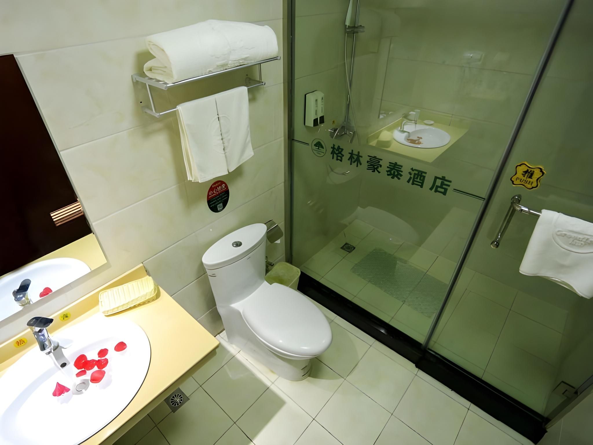 2 Bed Twin Superior Room