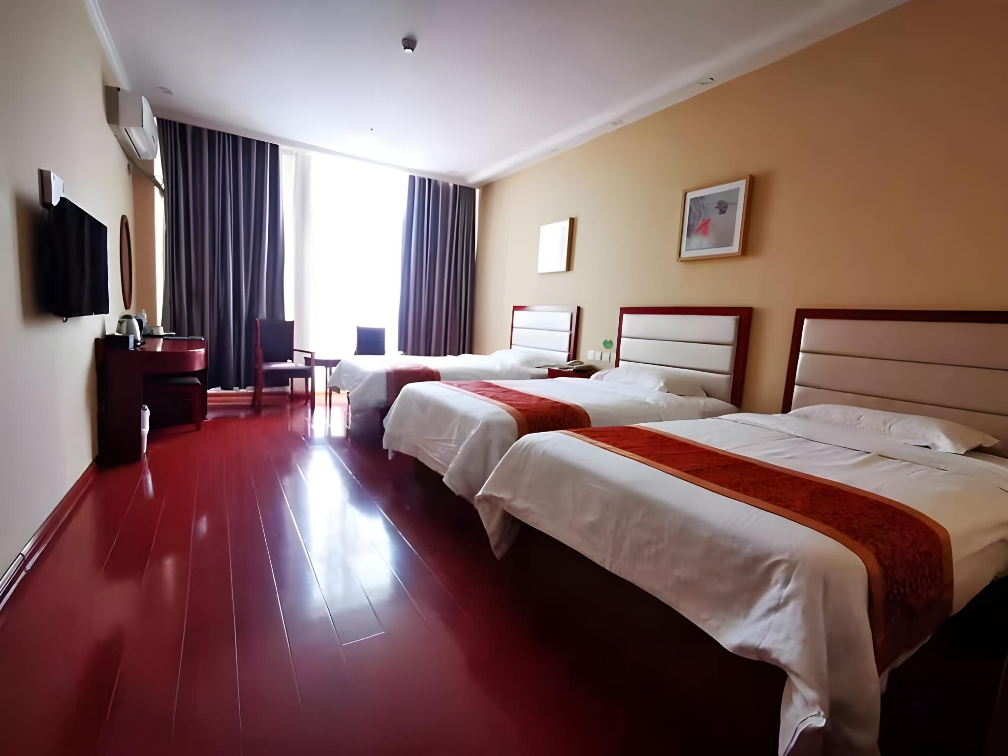 GreenTree Inn Shandong Yuncheng Ximen Street Songjiang Kung Fu School Business Hotel Triple Room, Guest room
