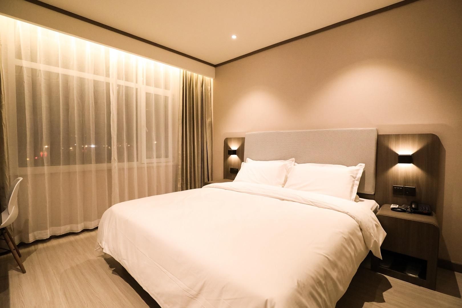 Huazhu - Superior BedRoom