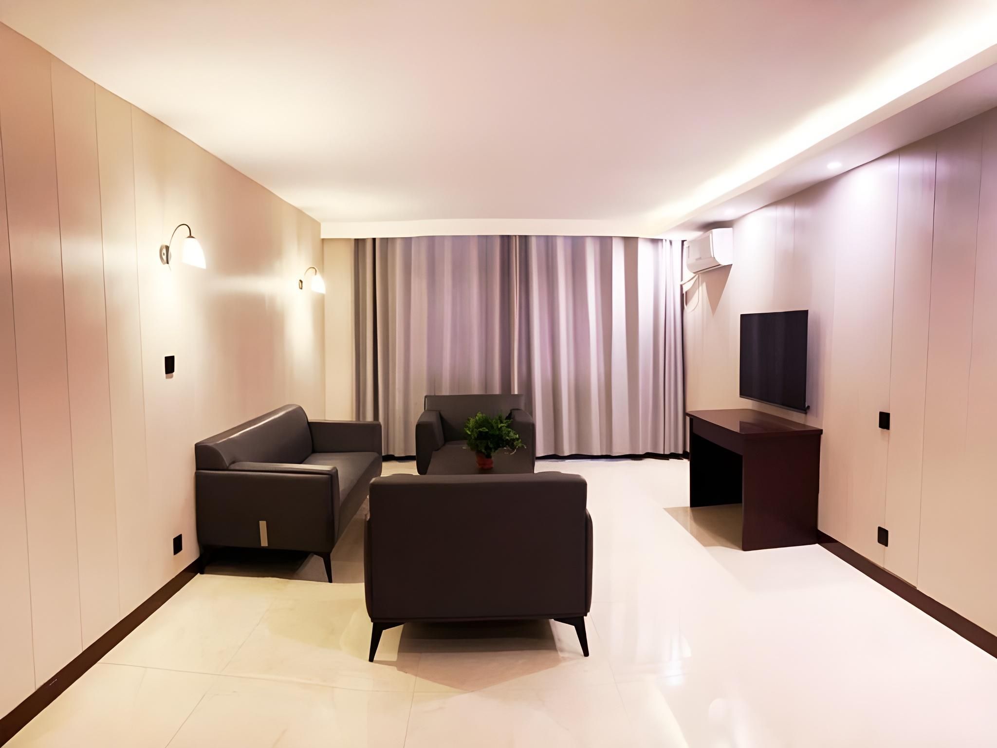 Deluxe Suite