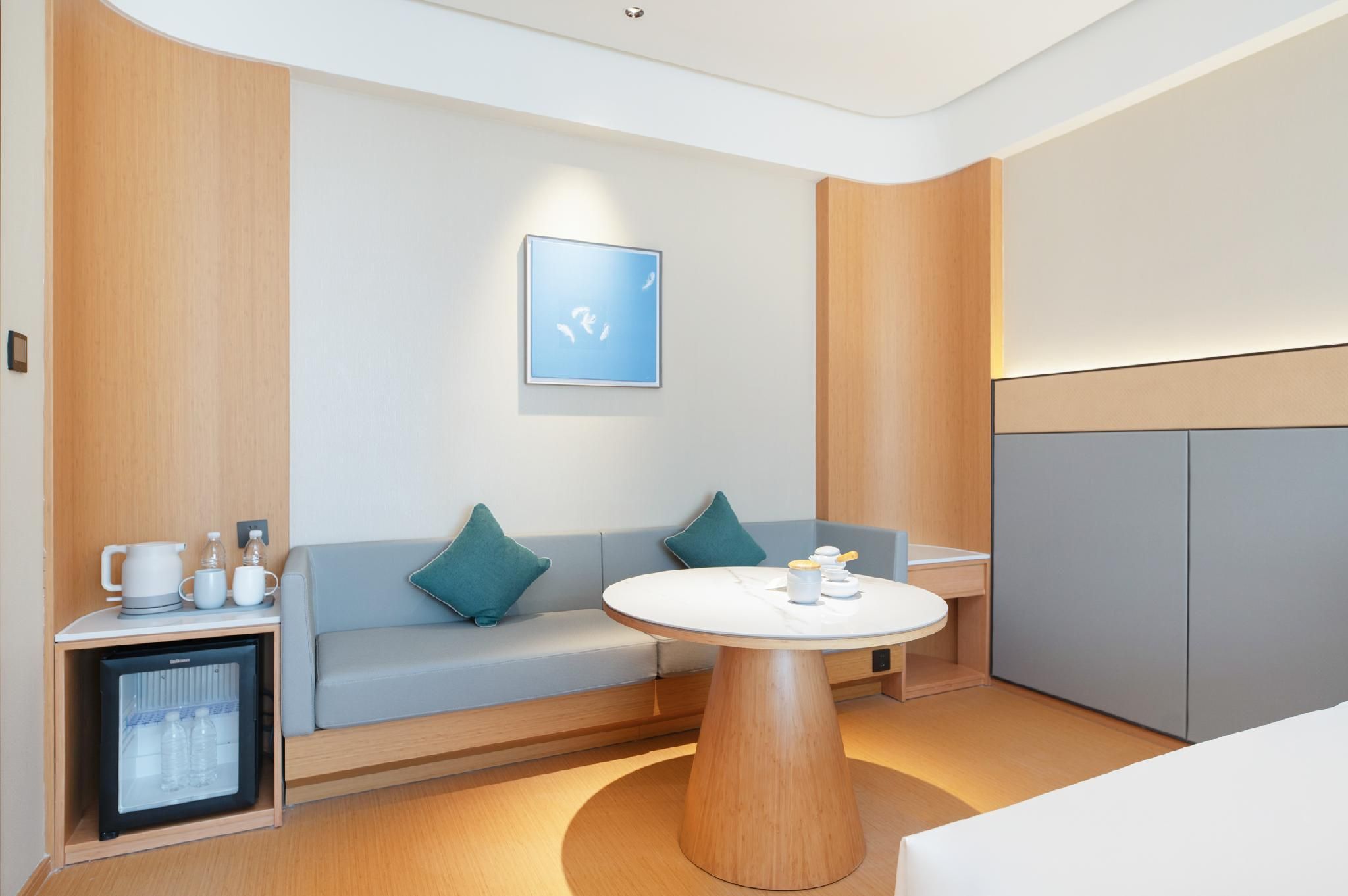 Huazhu - Superior Twin