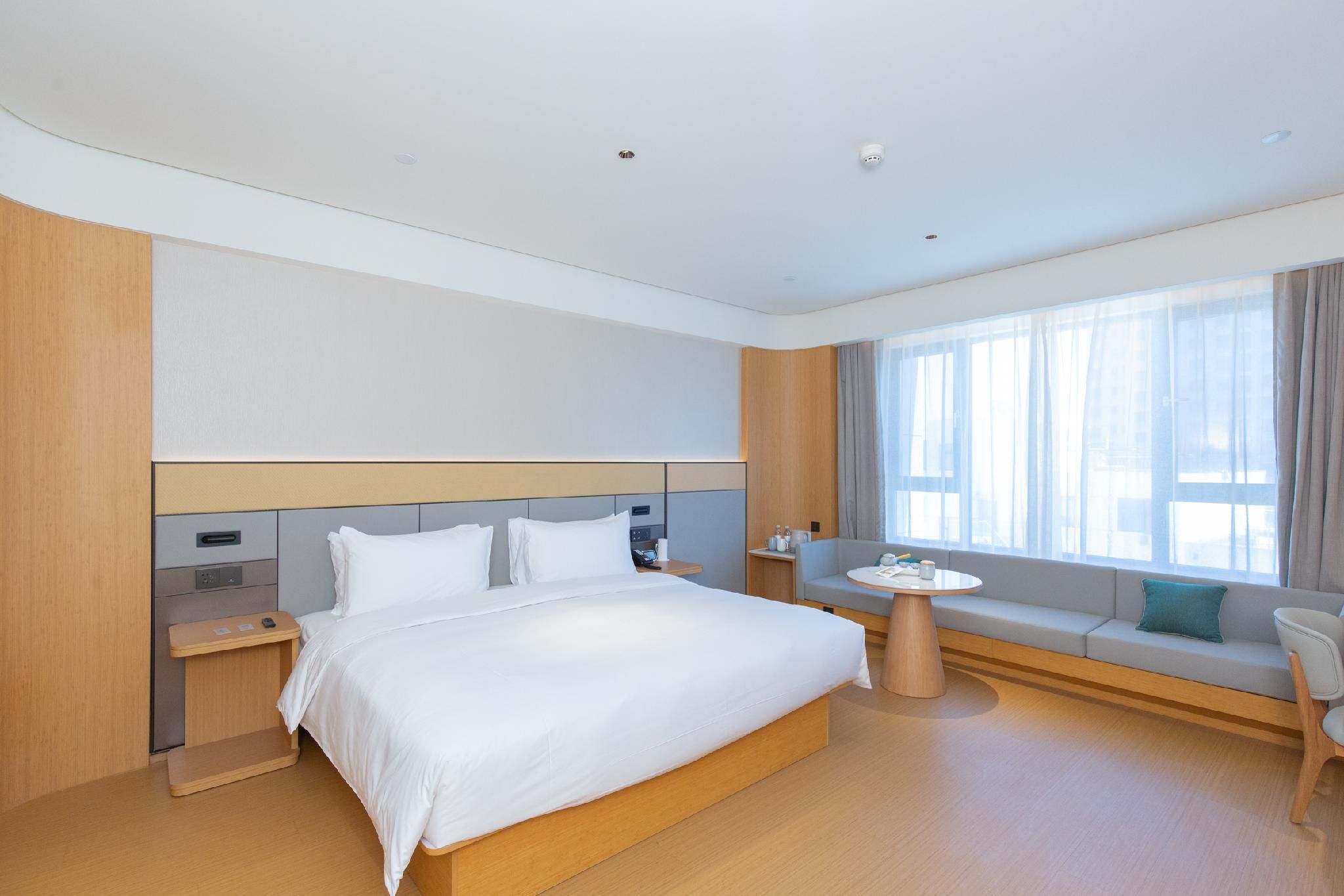 Huazhu - Superior T Bed Room