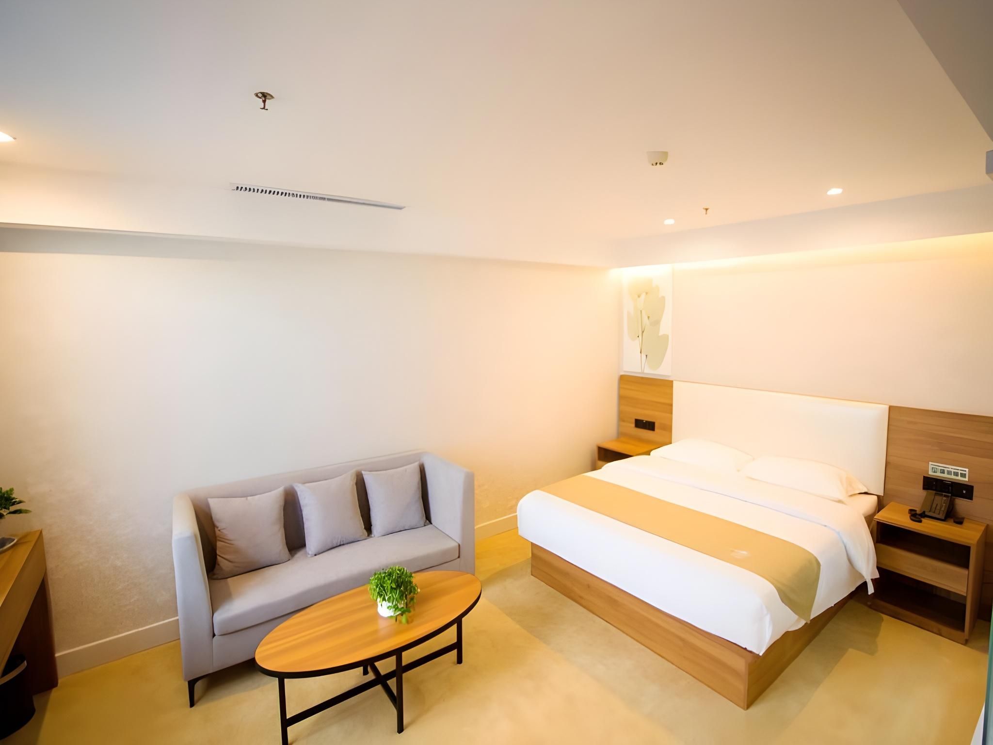 Business Queen Room