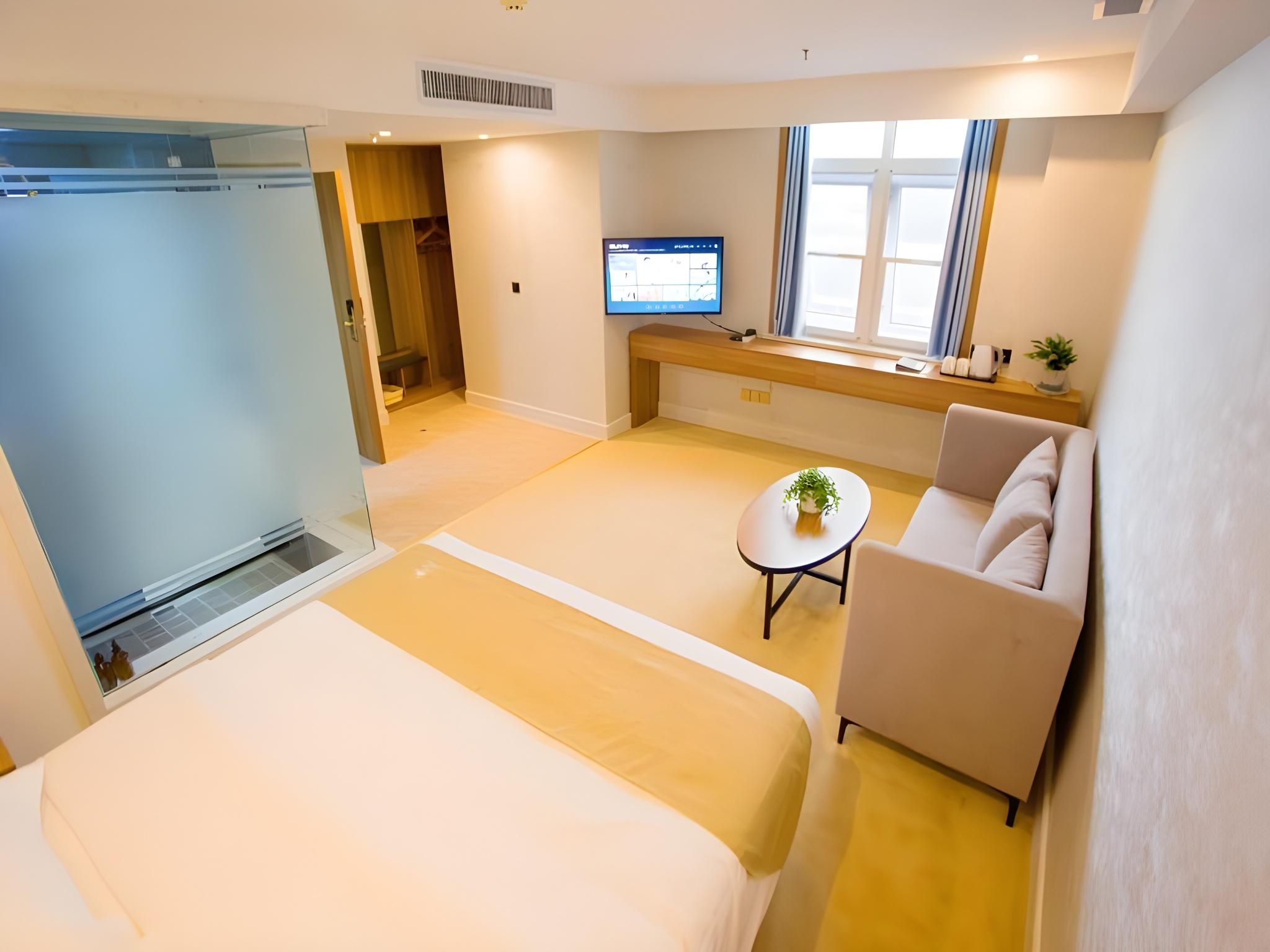 Business Queen Room