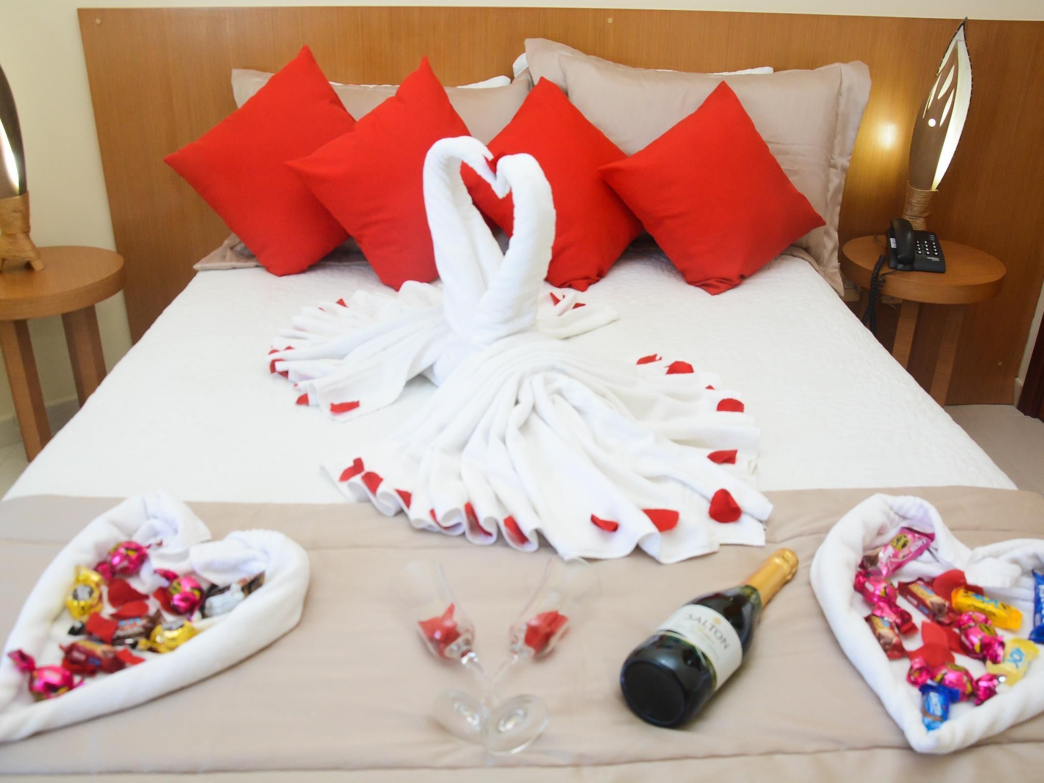 Romantic Luxury Apartment with Partial Sea View