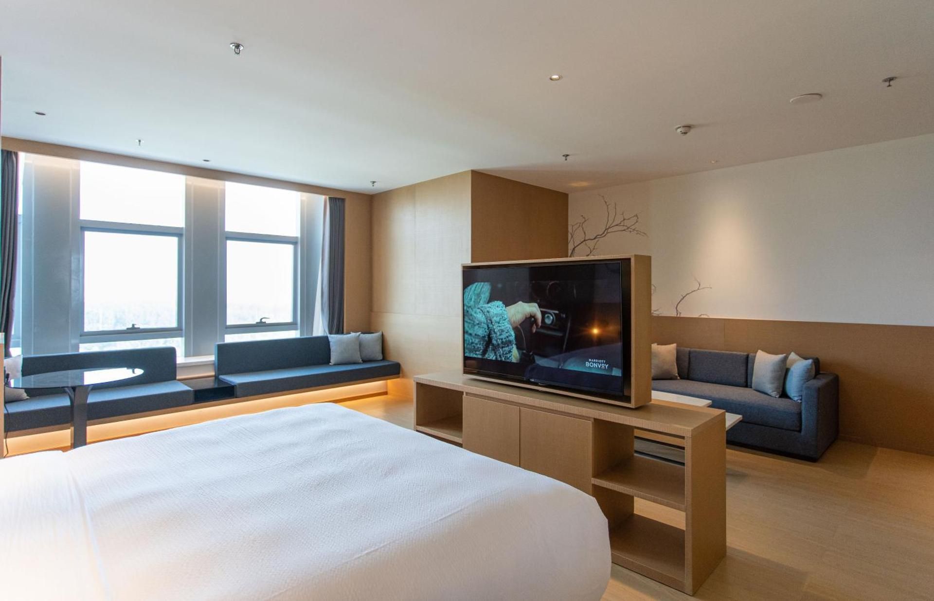 One-Bedroom Family Suite