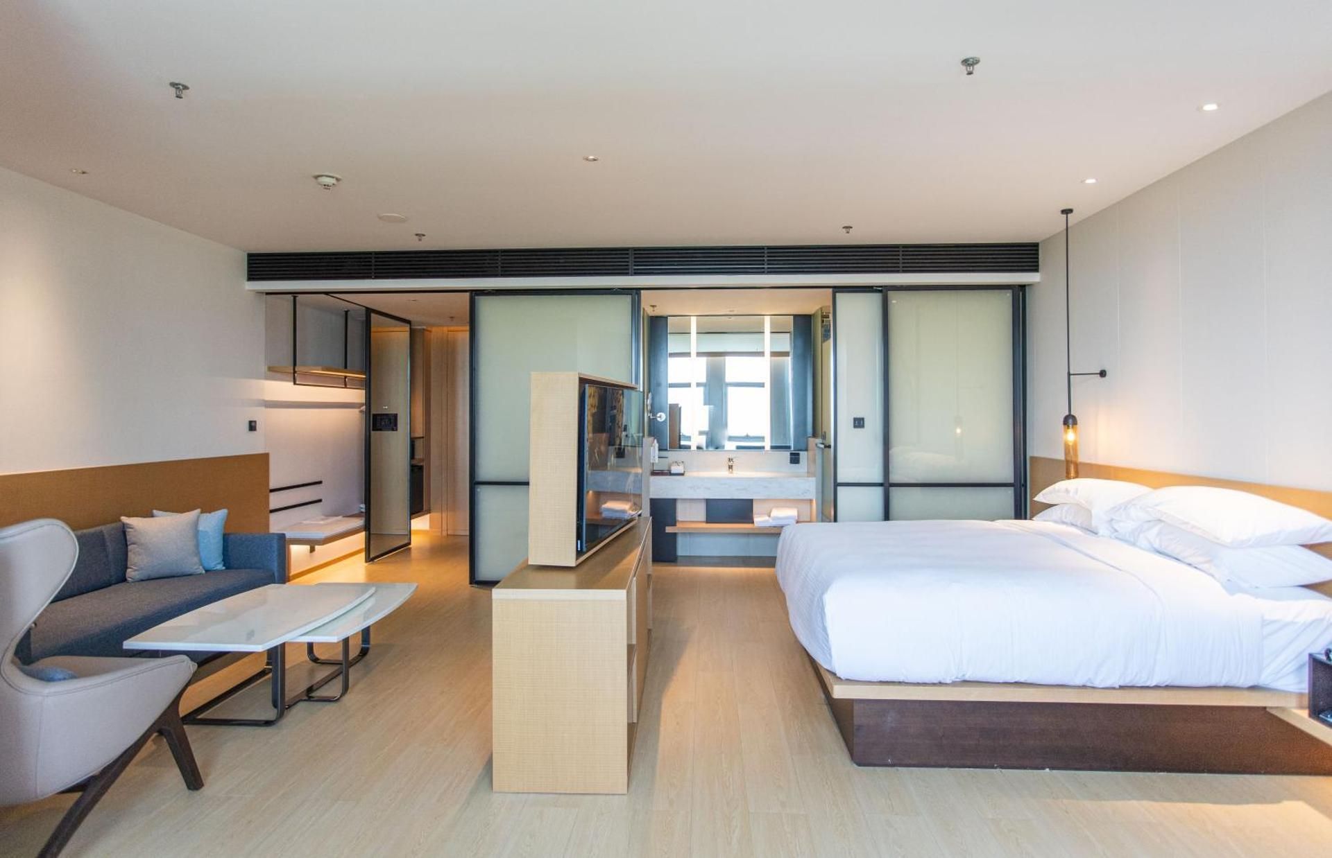 One-Bedroom Family Suite