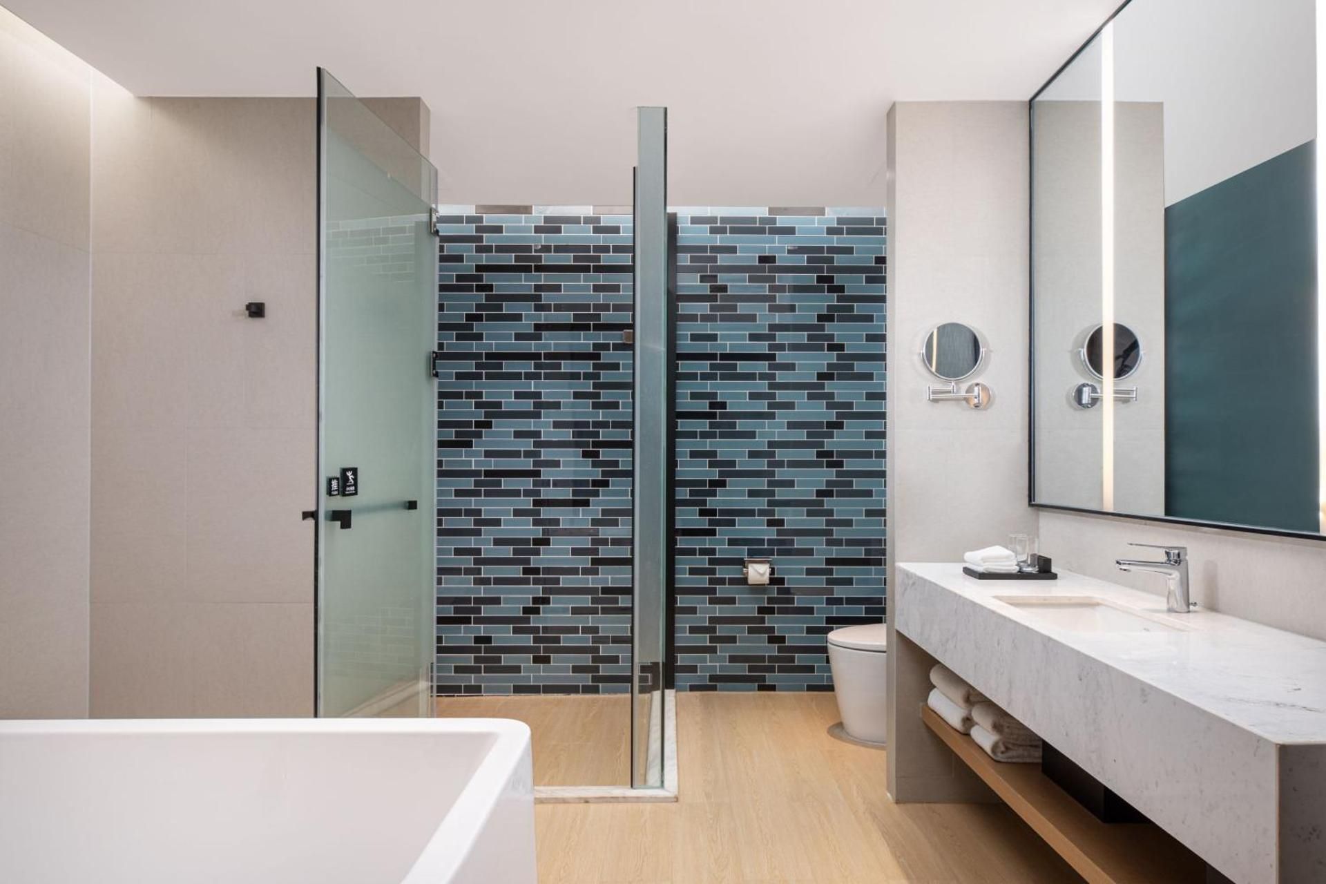 One-Bedroom Premium Suite