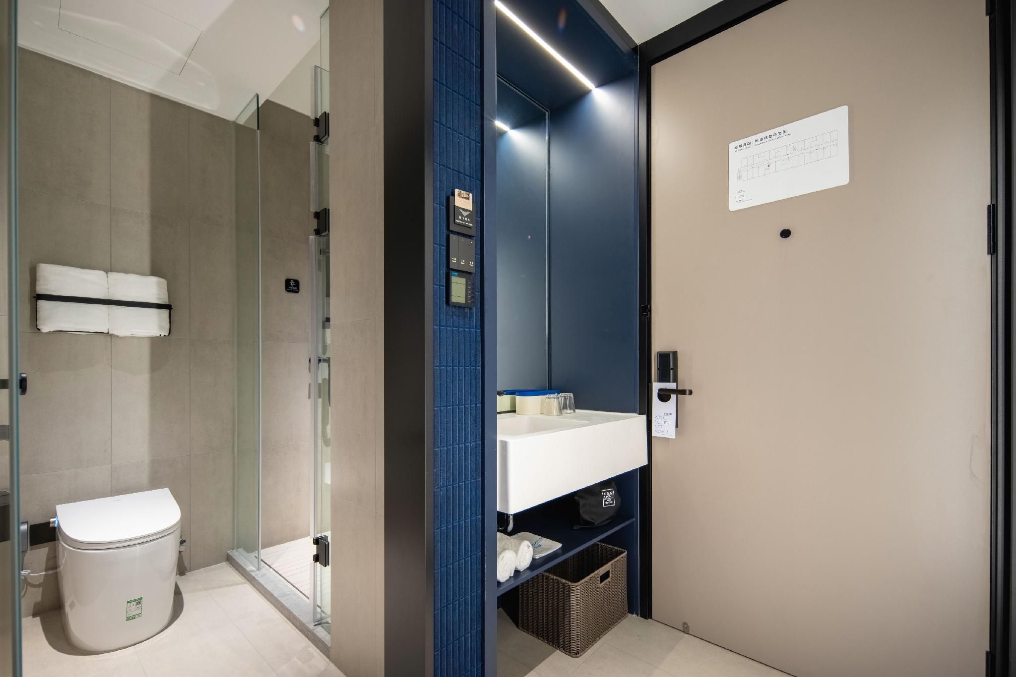 Enjoy Twin Room with Lake View