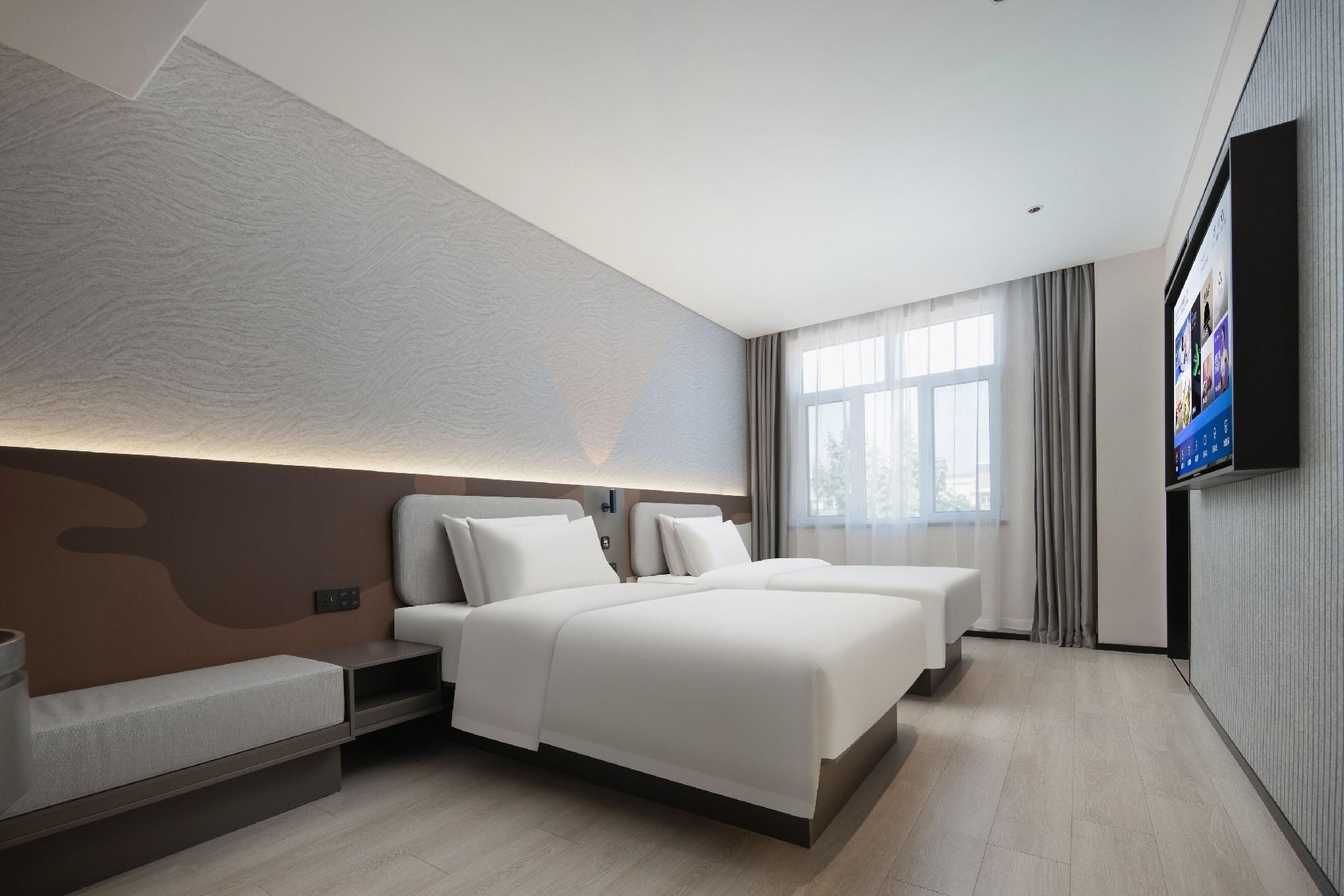 Light Twin Room