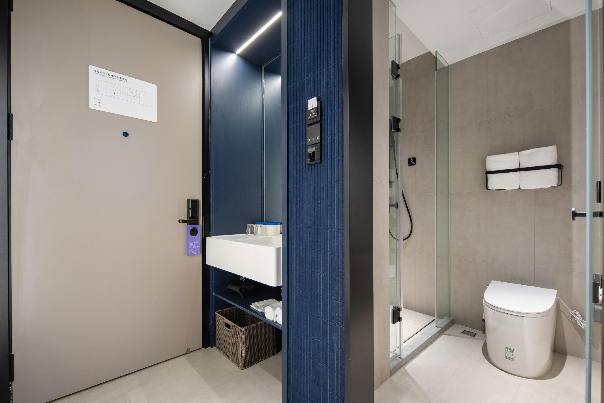 Enjoy Courtyard King Room