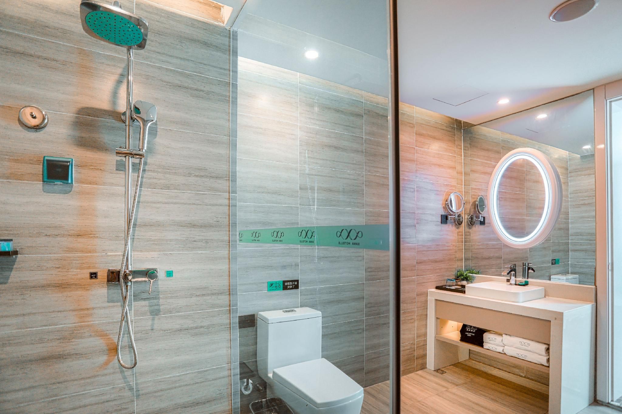 Xana - Deluxe Bed Room