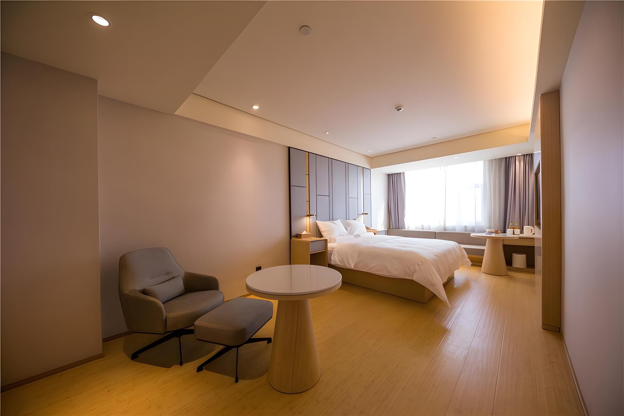 Huazhu - Destress Superior Bed Room