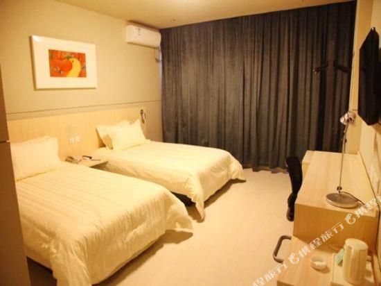 Business Standard Room B