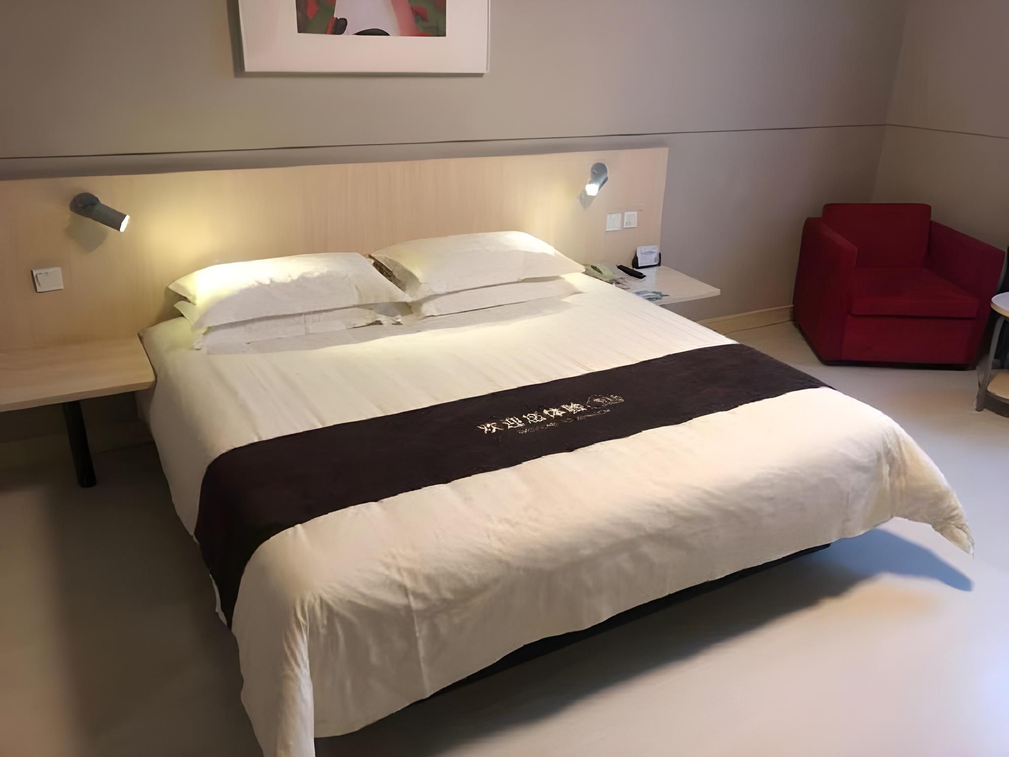 WH - Superior Destress Bed Room