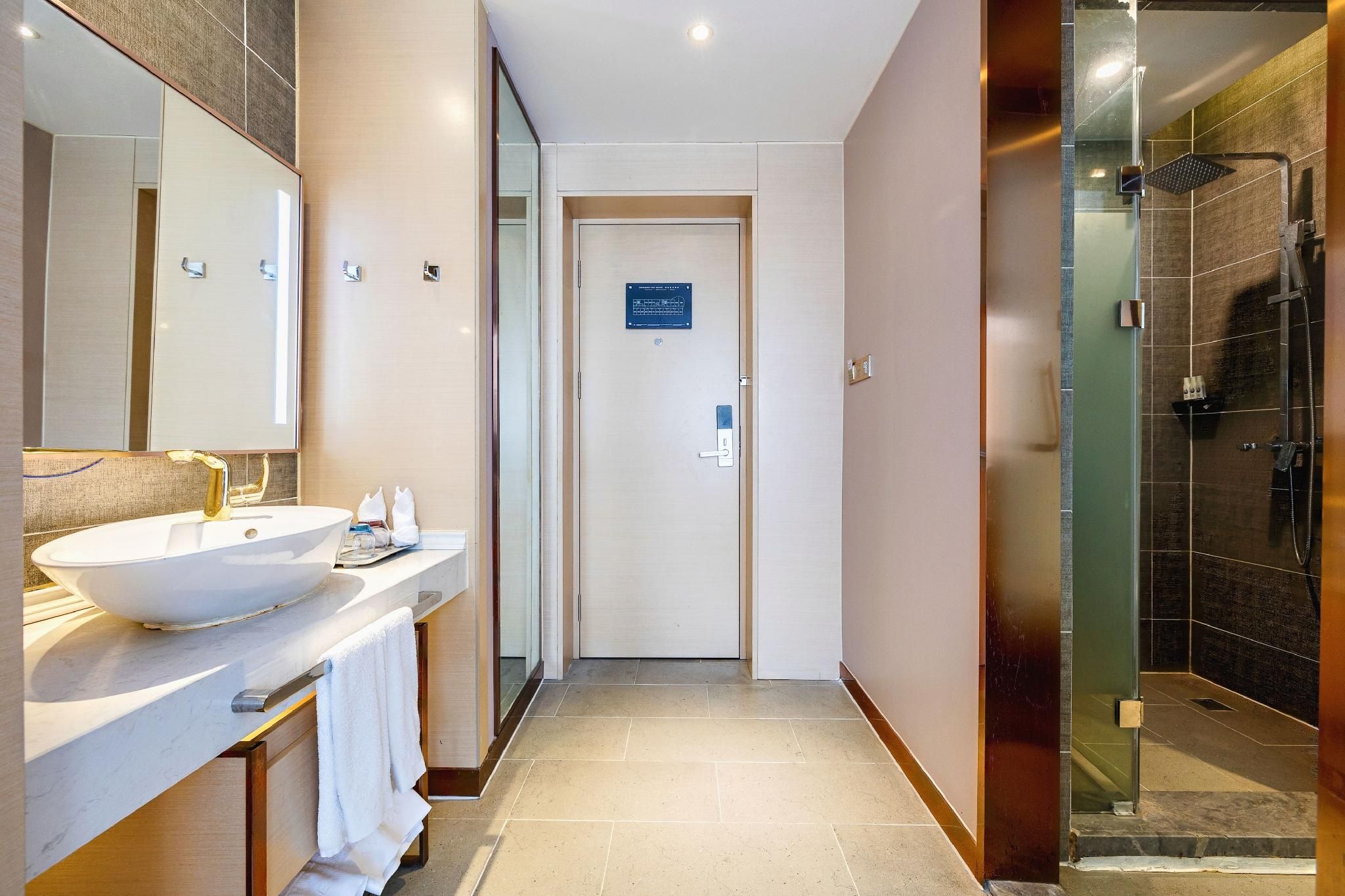 Lavande Hotels·Yishui Wande Plaza Deluxe Queen Combo 3