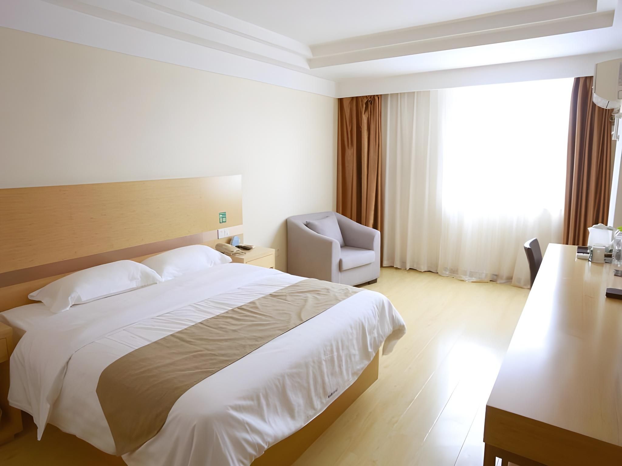 Business Queen Room