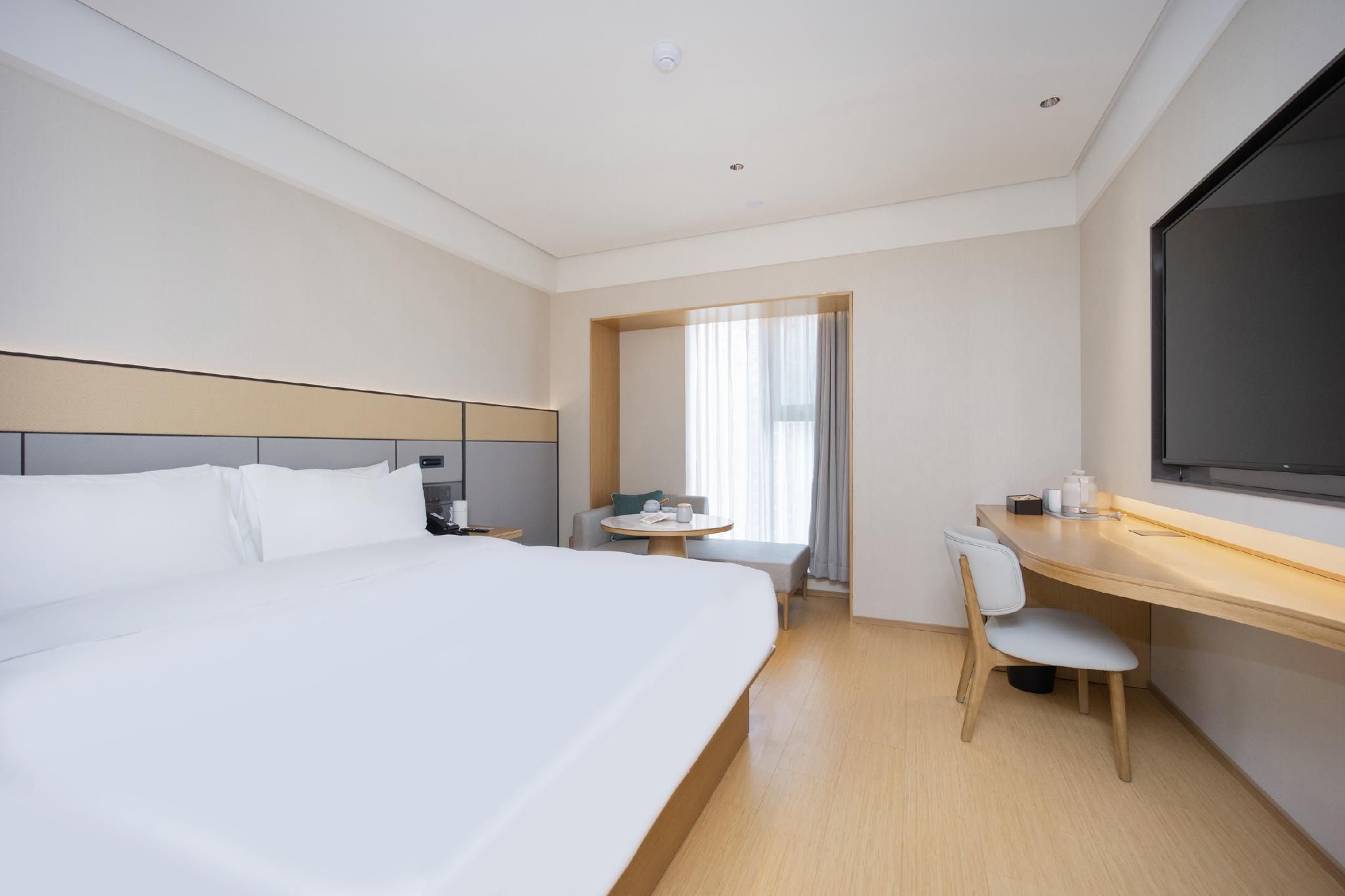 Huazhu - Room With Bed